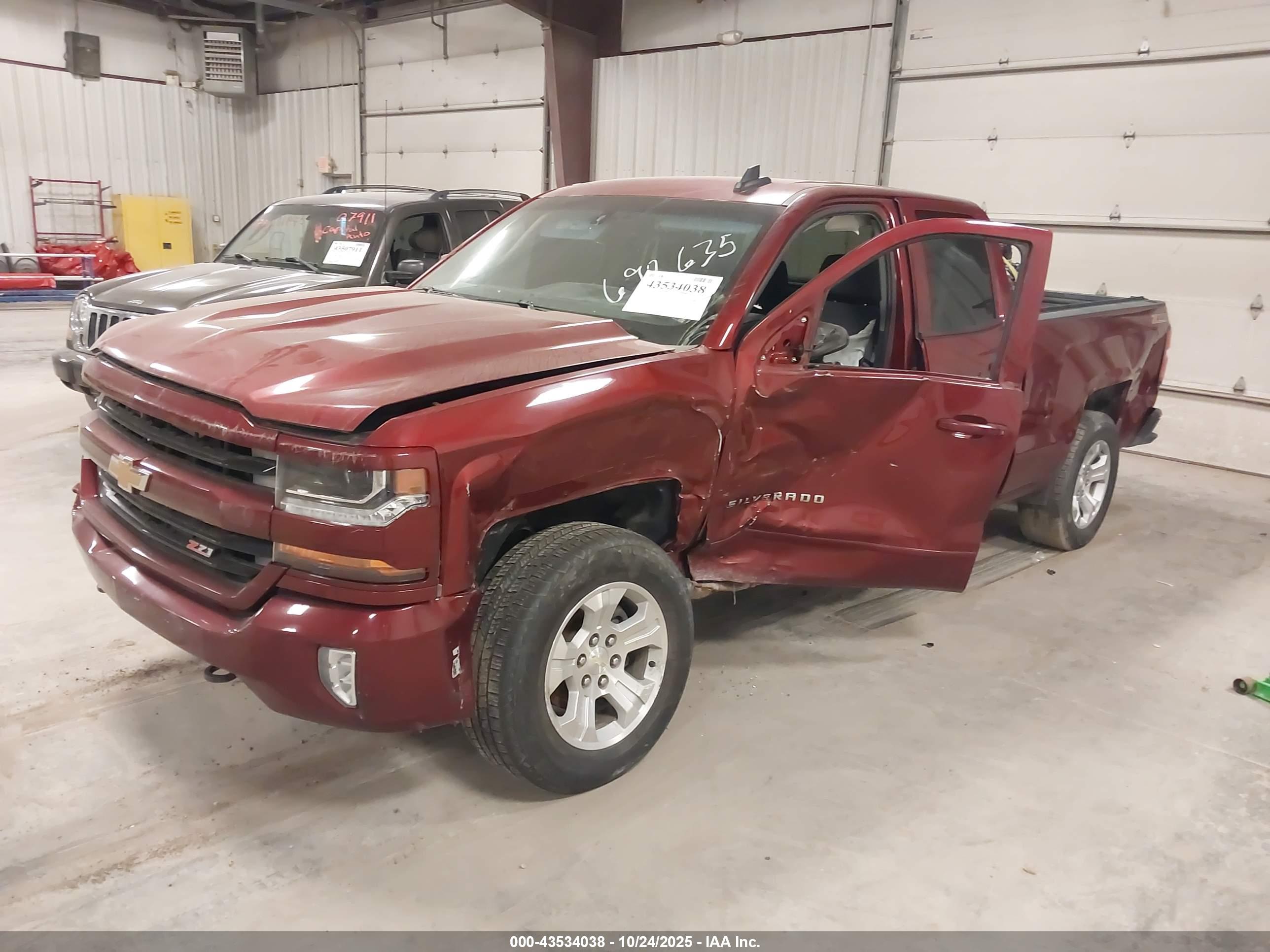 CHEVROLET SILVERADO image 2