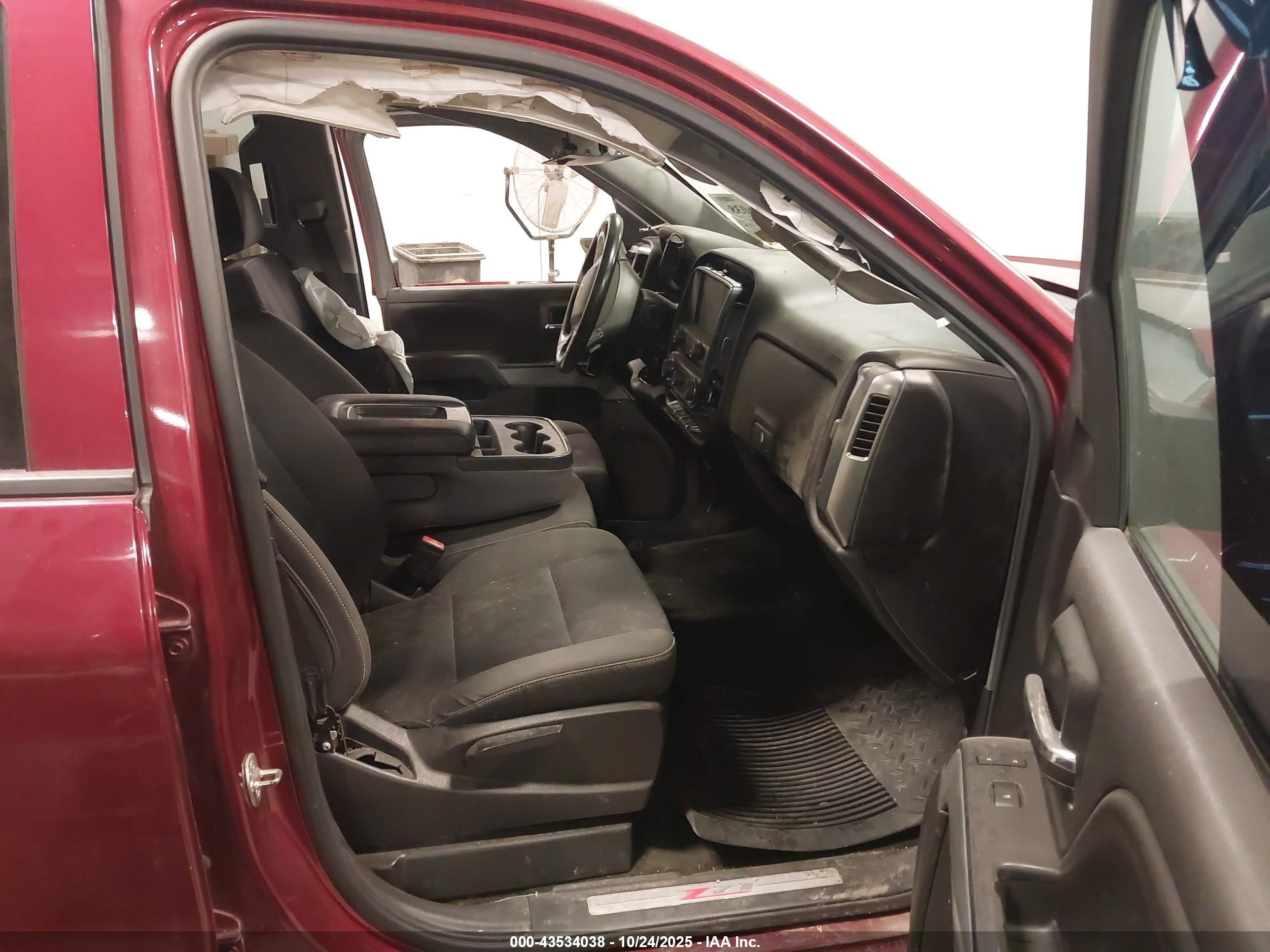 CHEVROLET SILVERADO image 5