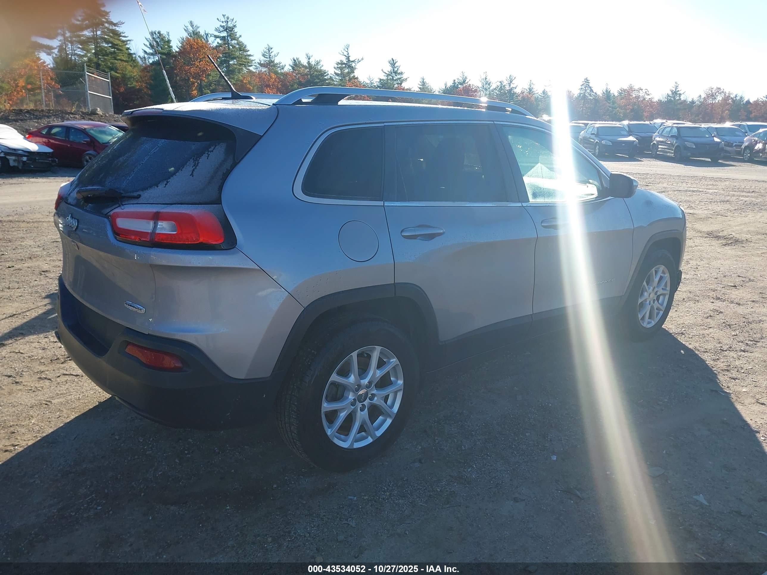 JEEP CHEROKEE image 4