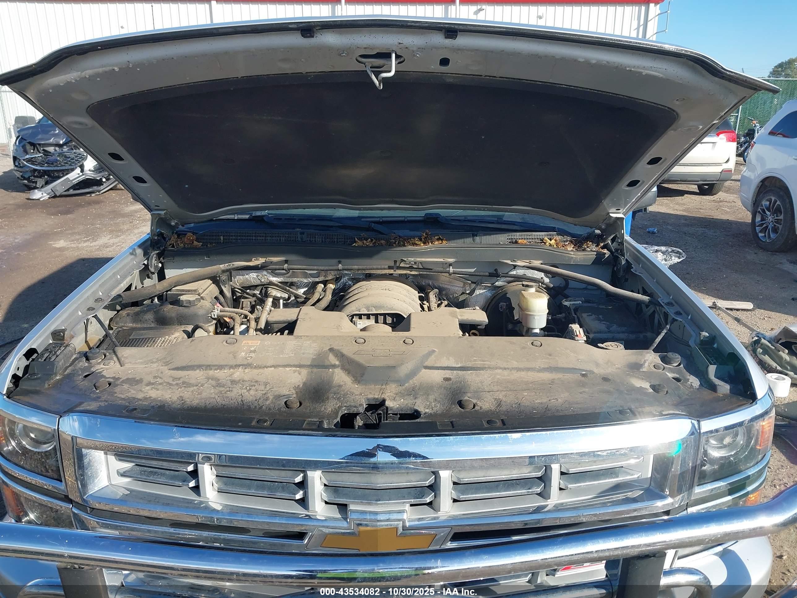 CHEVROLET SILVERADO image 10