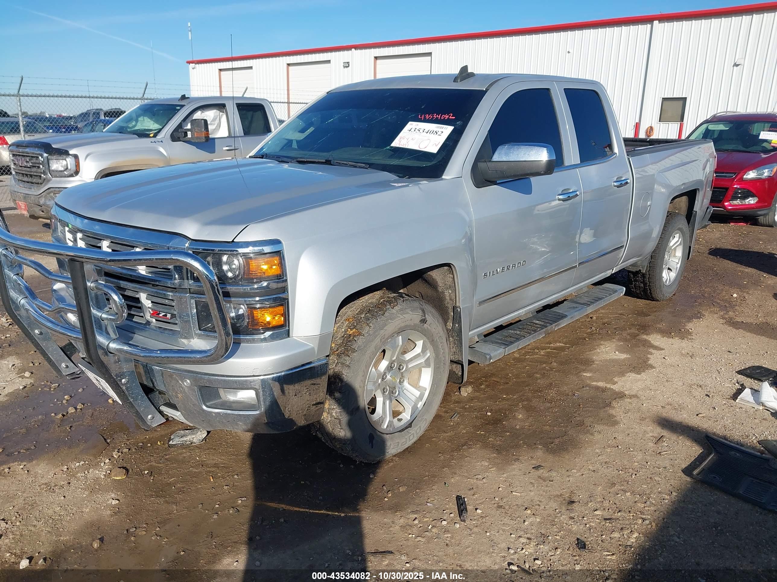CHEVROLET SILVERADO image 2