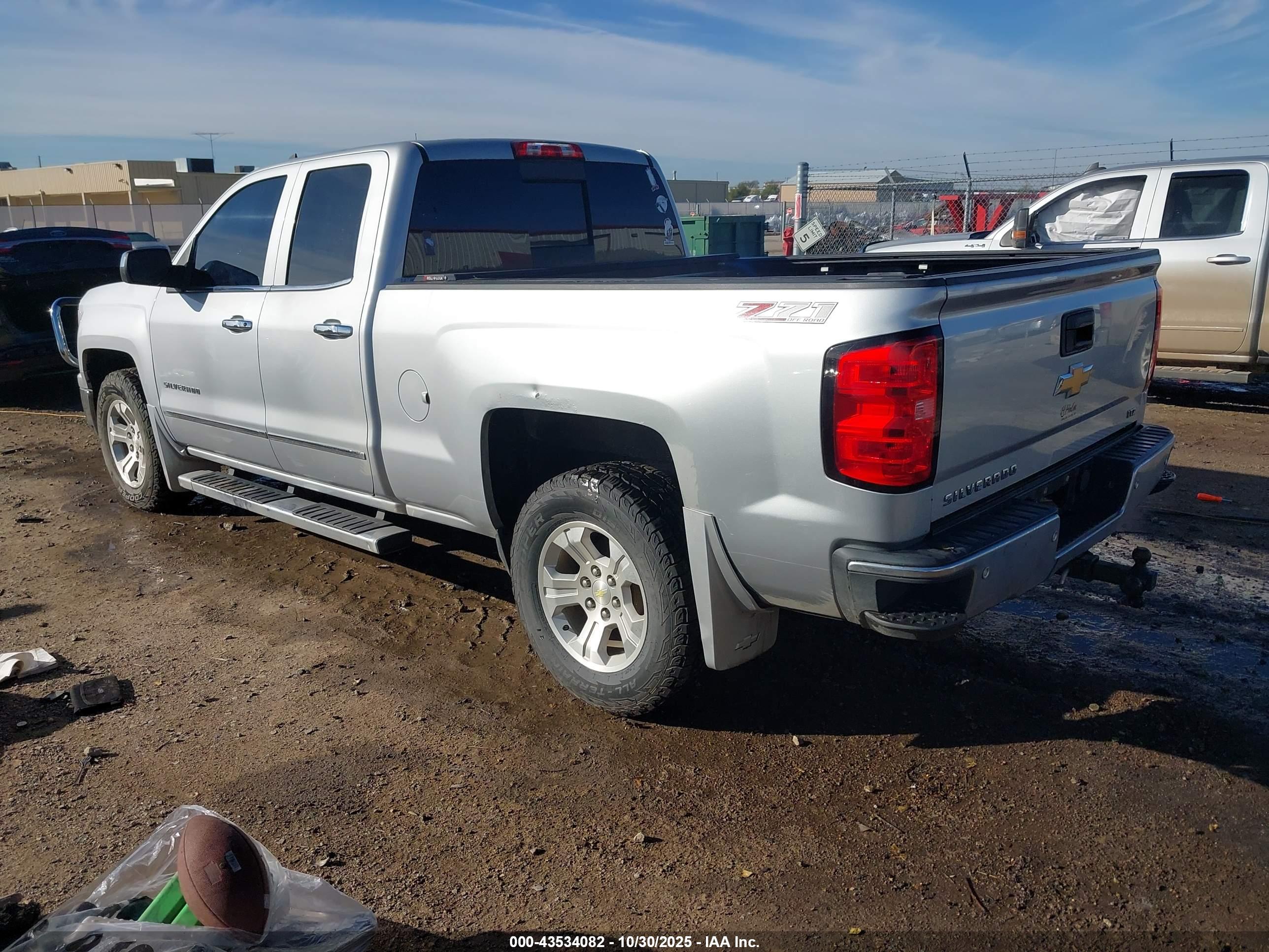 CHEVROLET SILVERADO image 3