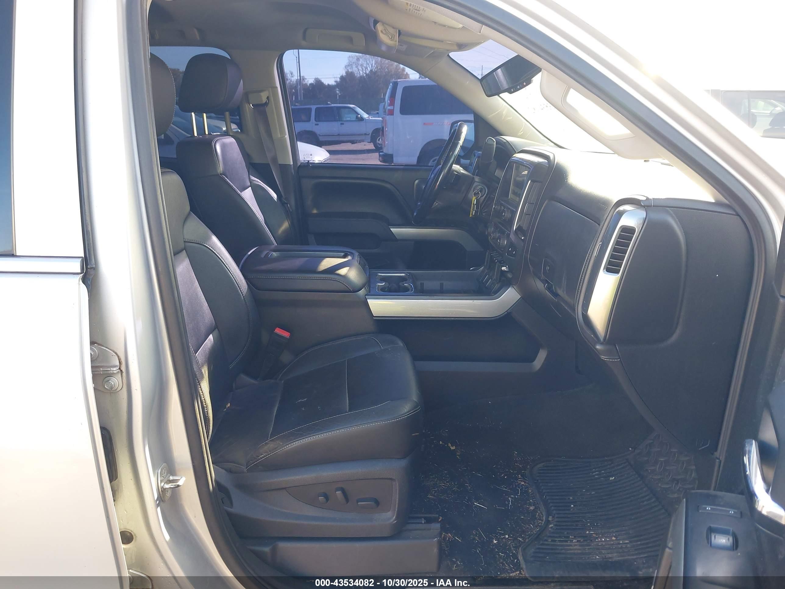 CHEVROLET SILVERADO image 5