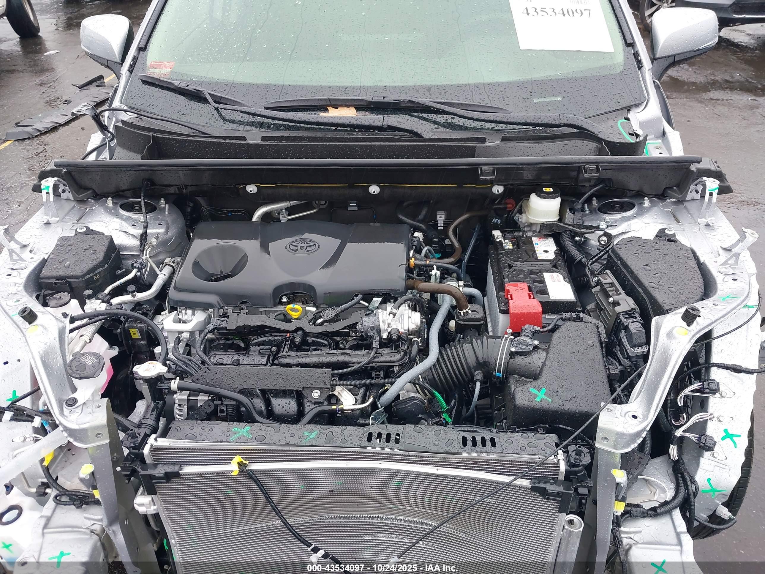 TOYOTA RAV4 image 10