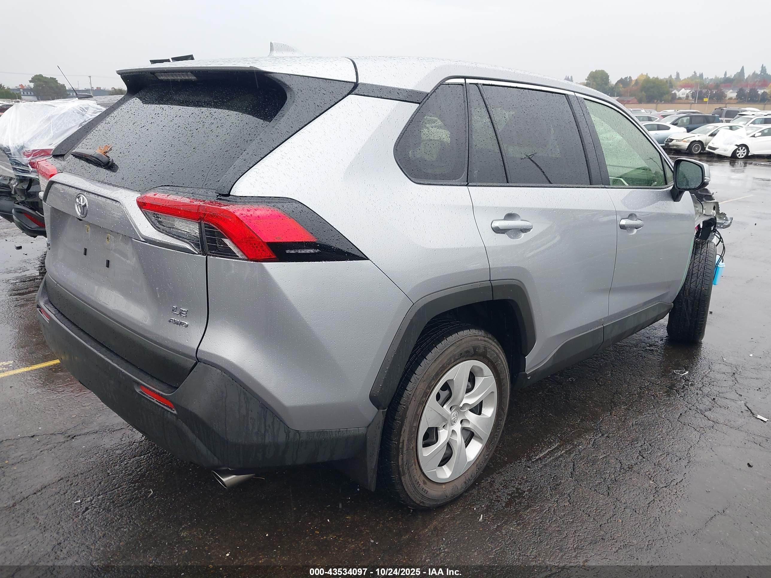 TOYOTA RAV4 image 4