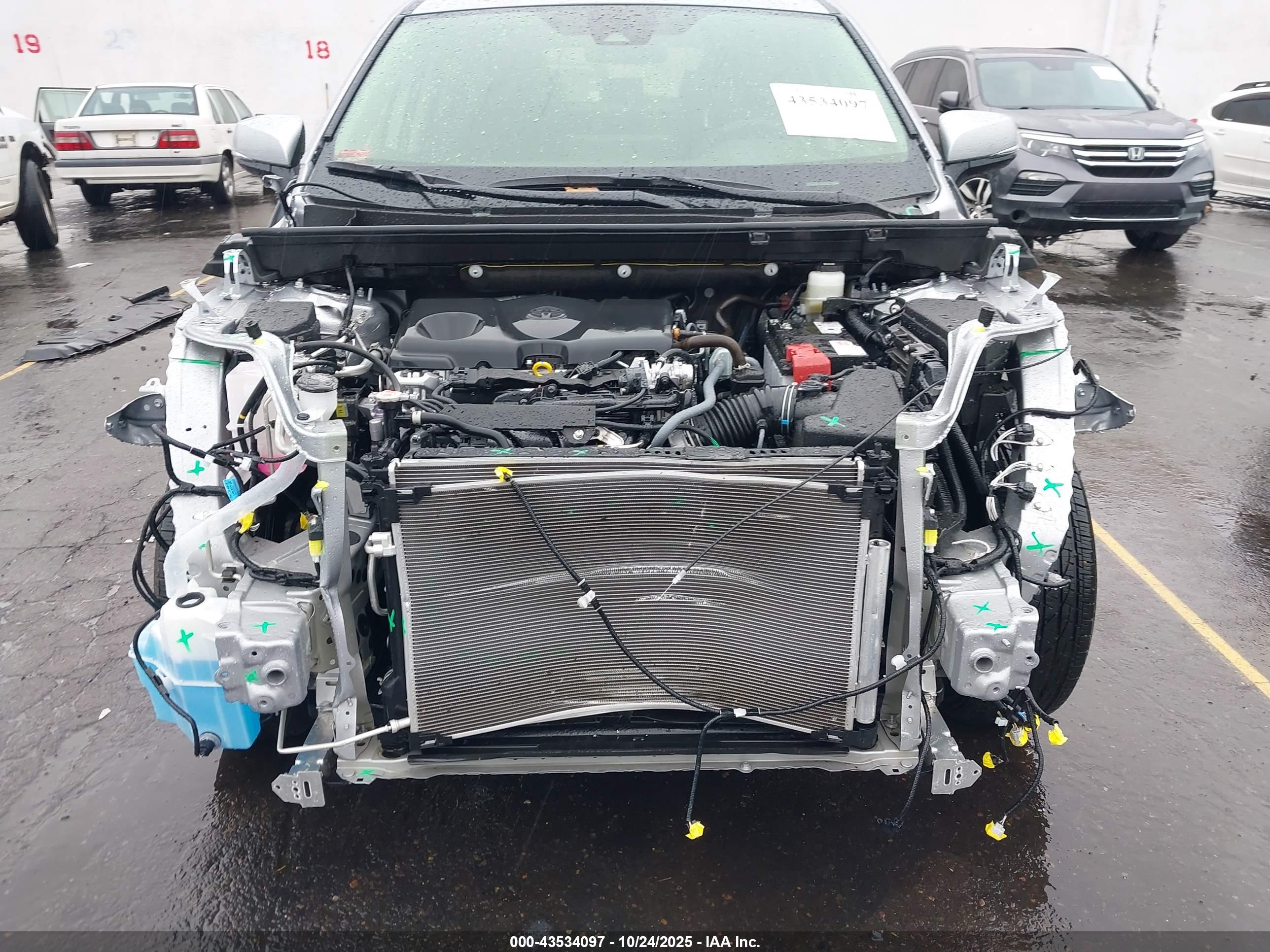 TOYOTA RAV4 image 6