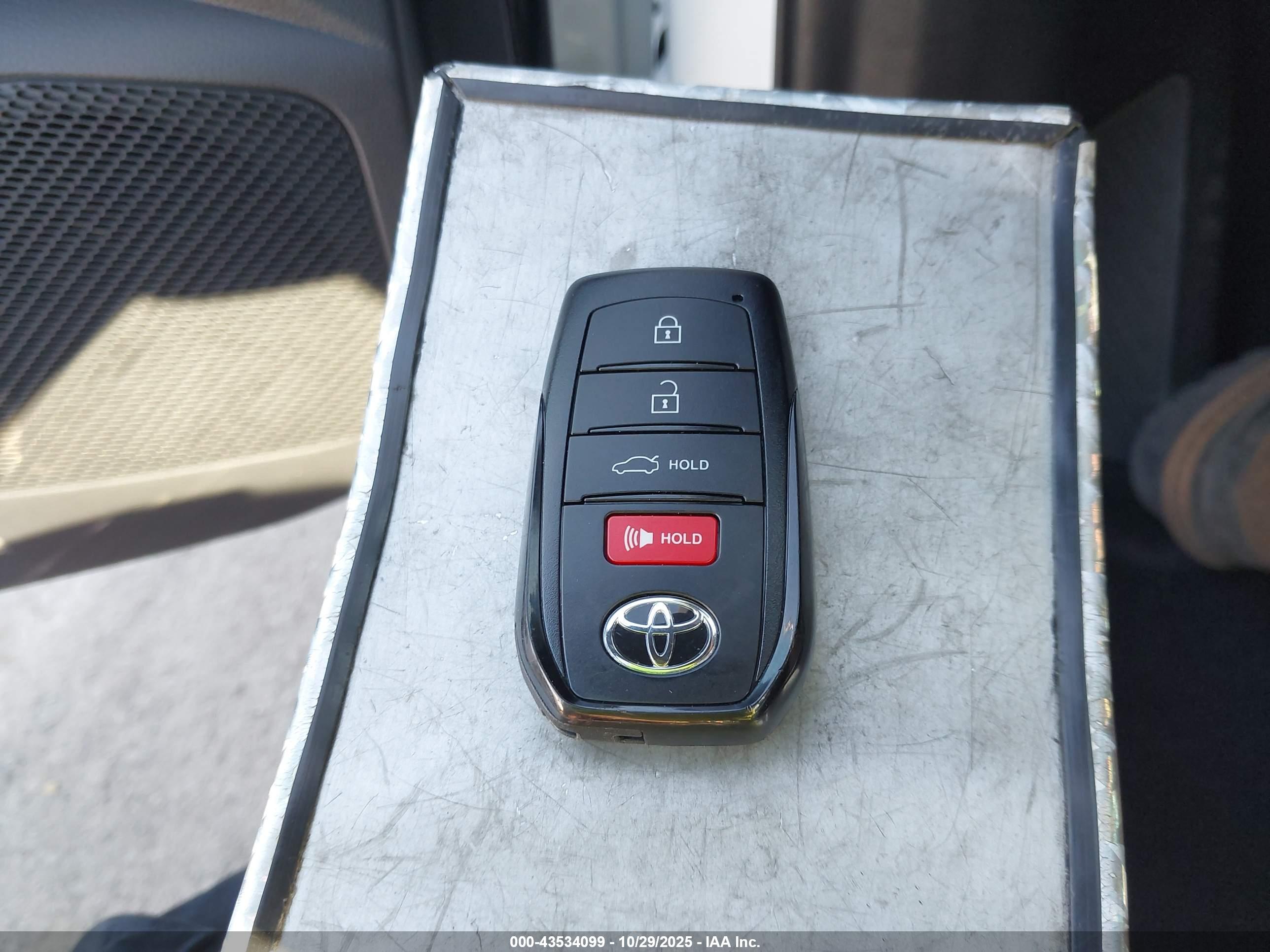 TOYOTA COROLLA image 11