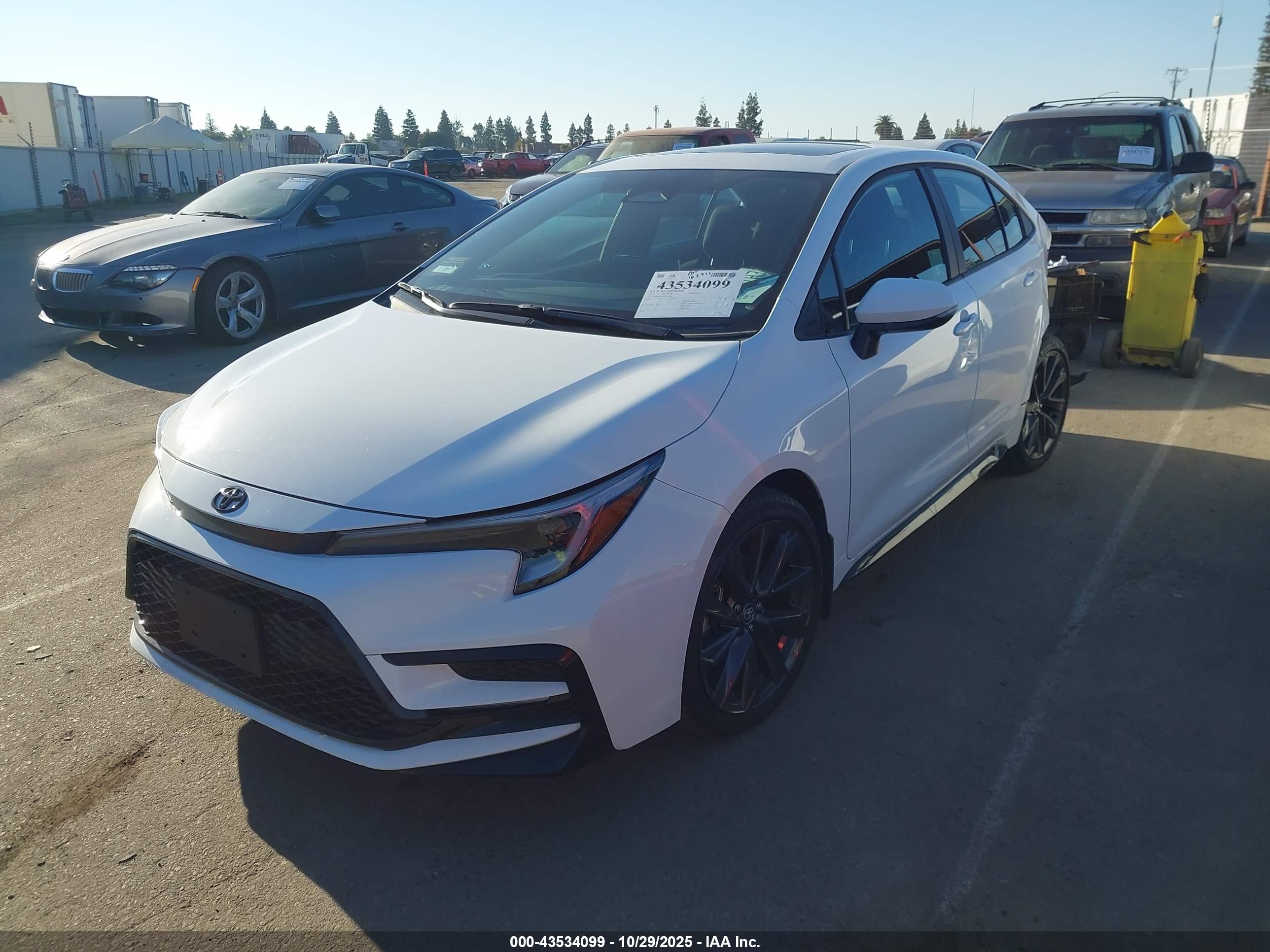 TOYOTA COROLLA image 2