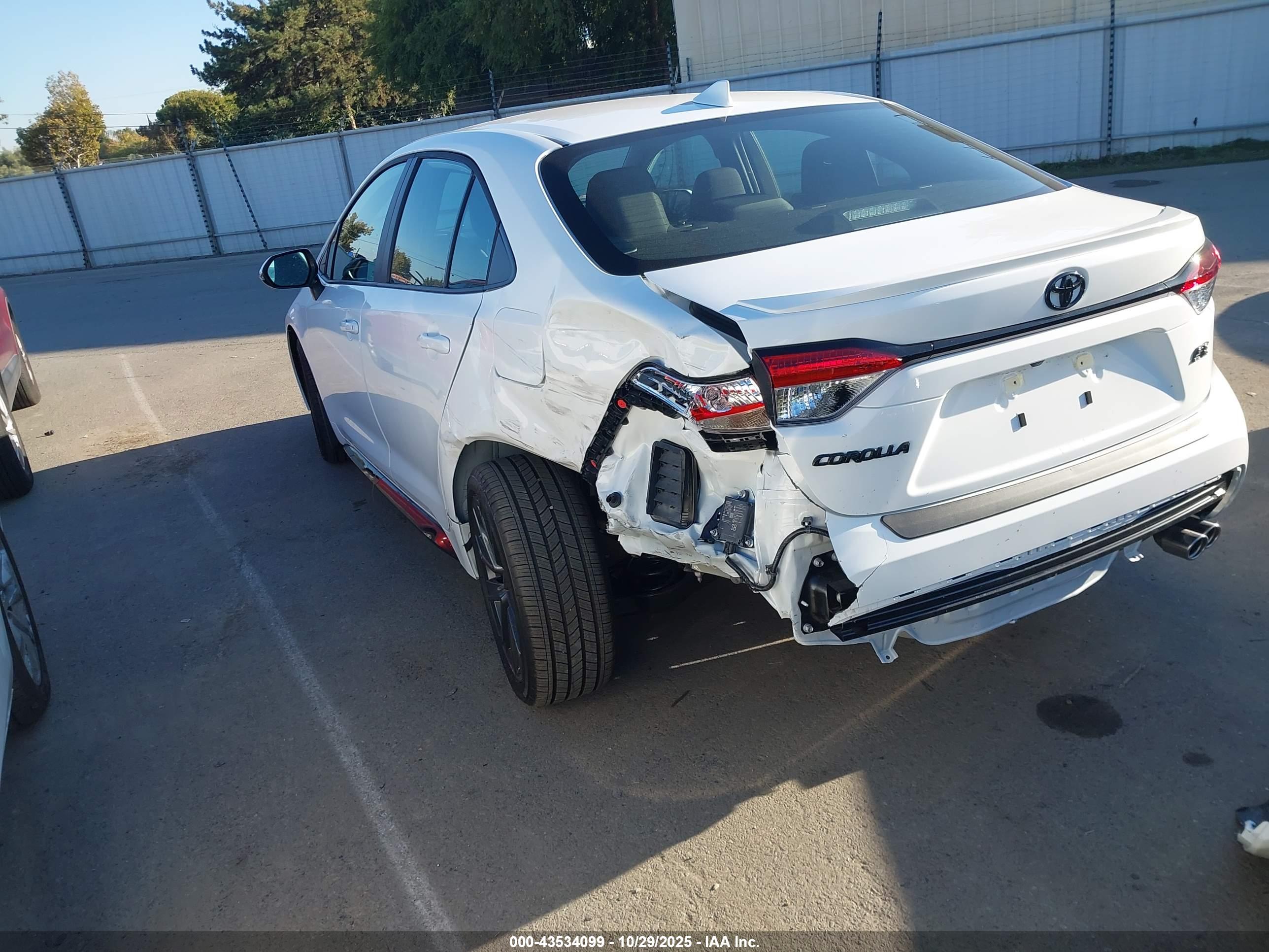 TOYOTA COROLLA image 3