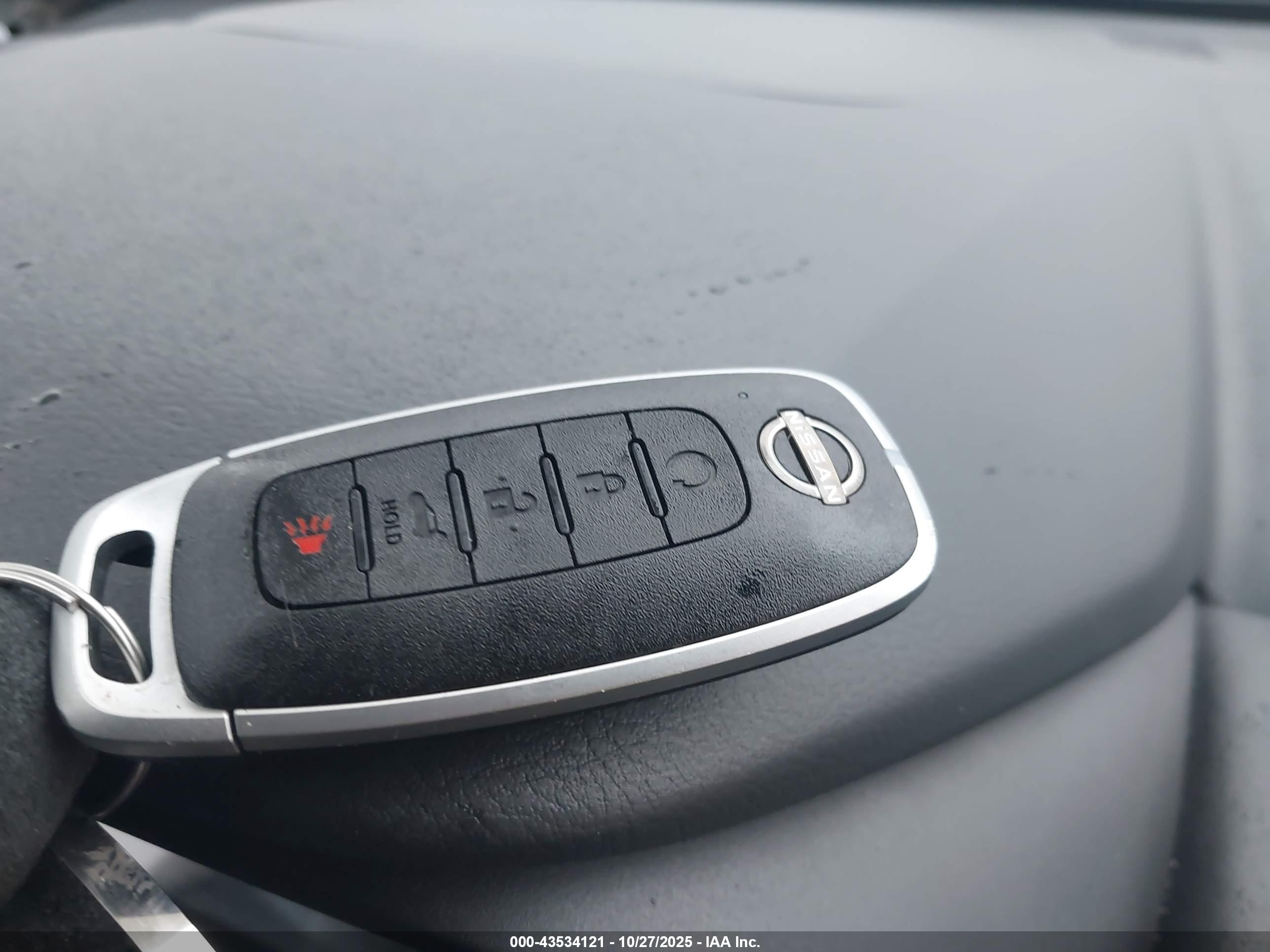 NISSAN ROGUE image 11