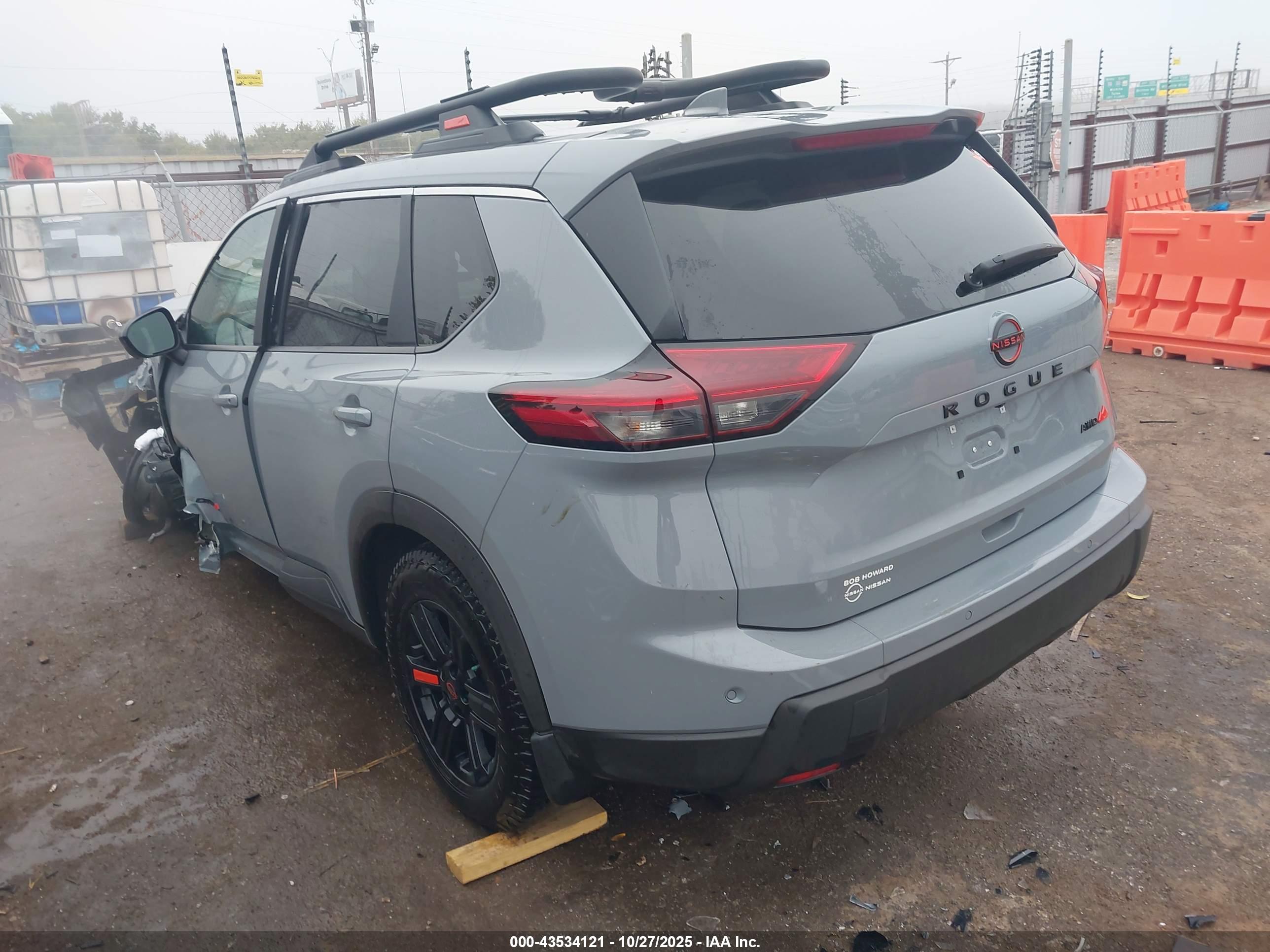 NISSAN ROGUE image 3