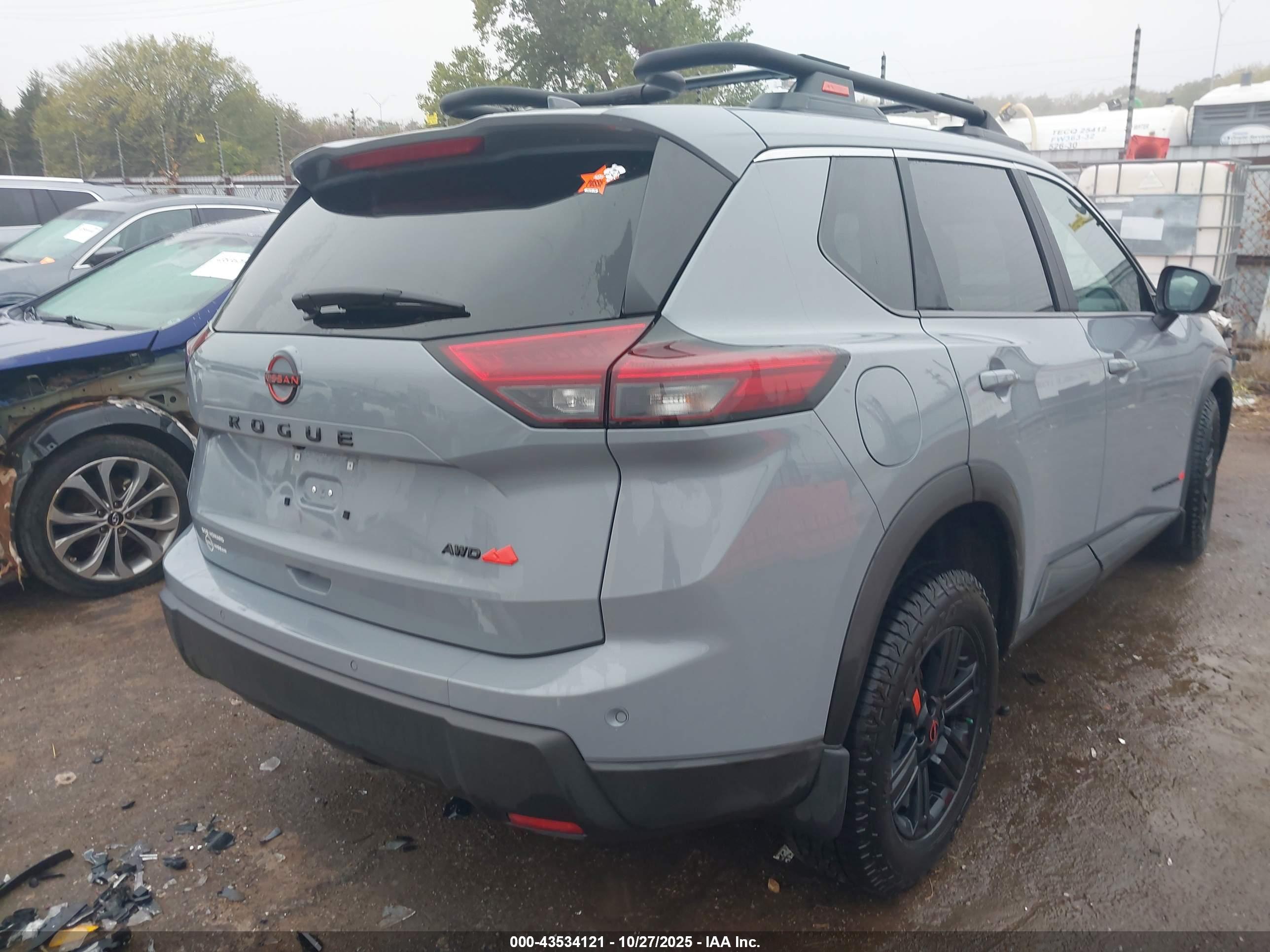 NISSAN ROGUE image 4