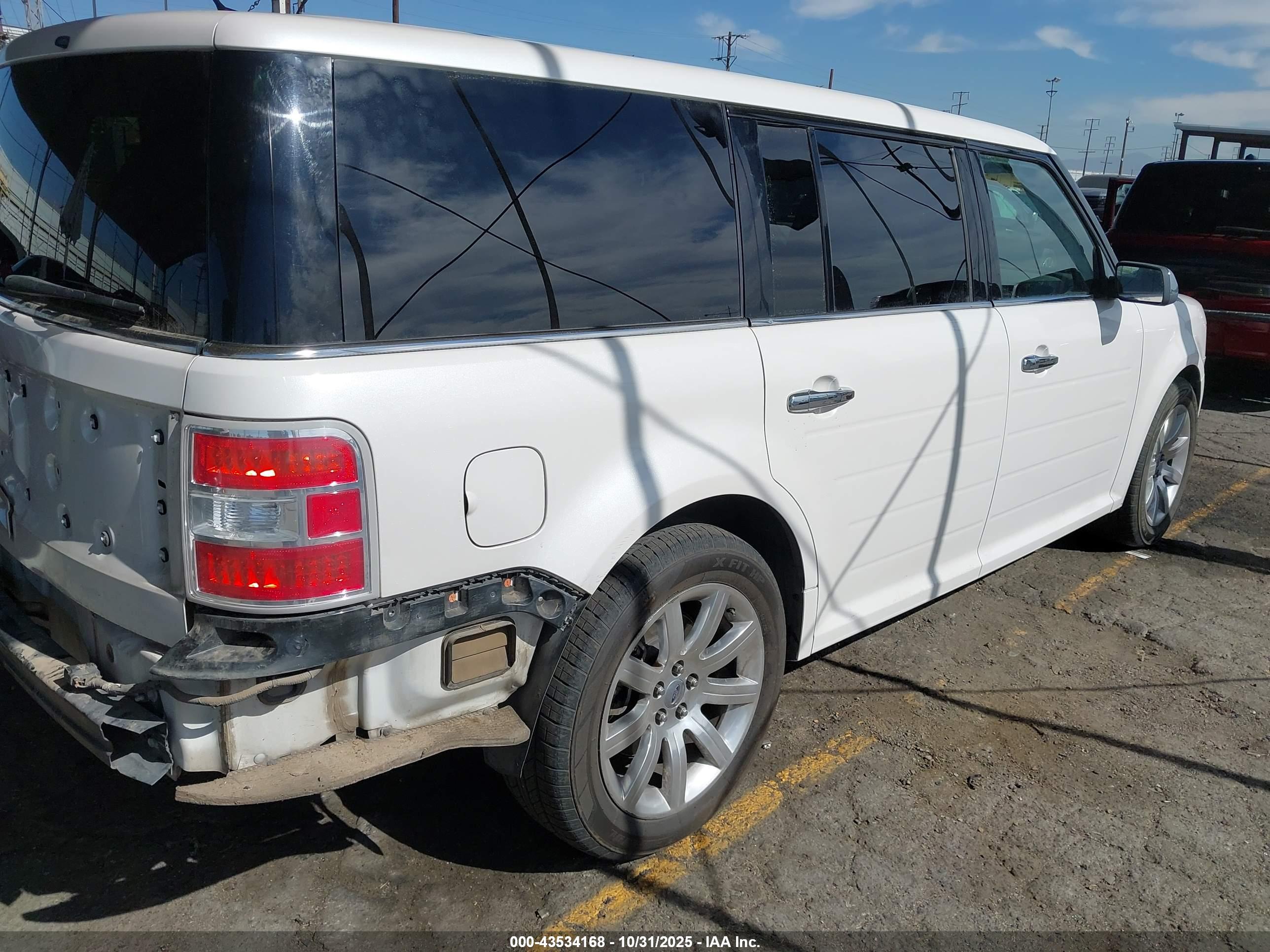 FORD FLEX image 4