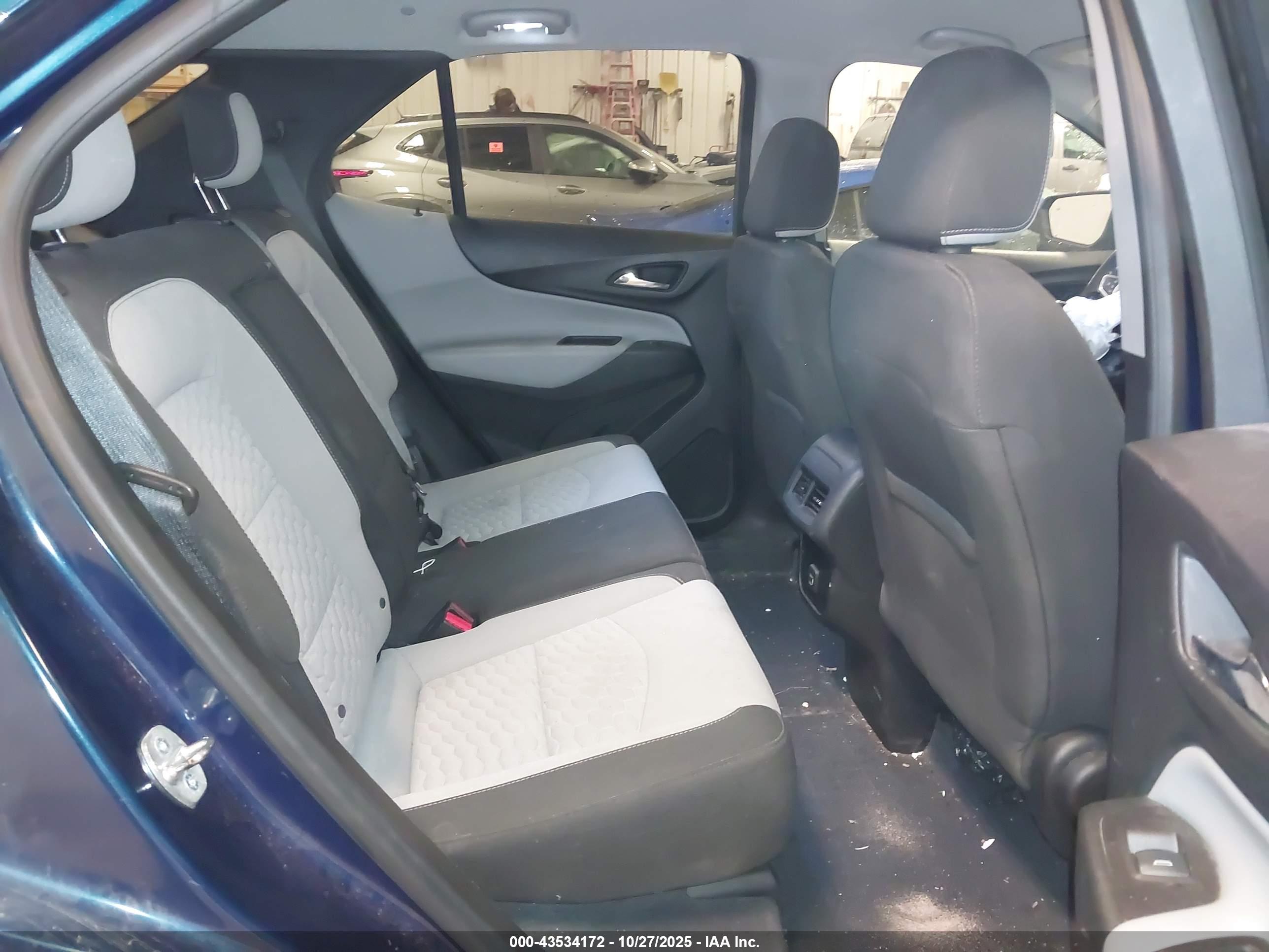 CHEVROLET EQUINOX image 8