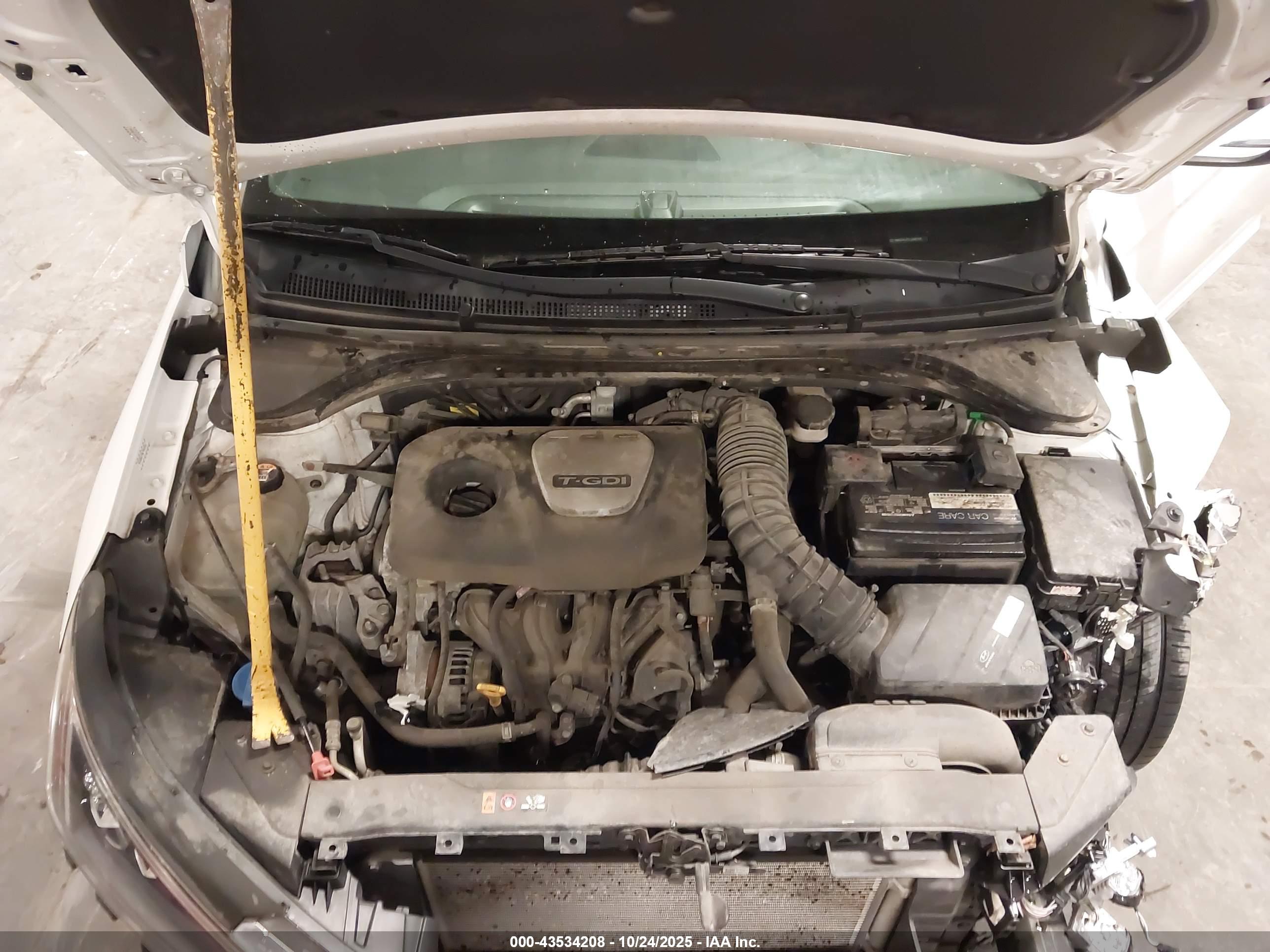 HYUNDAI ELANTRA image 10