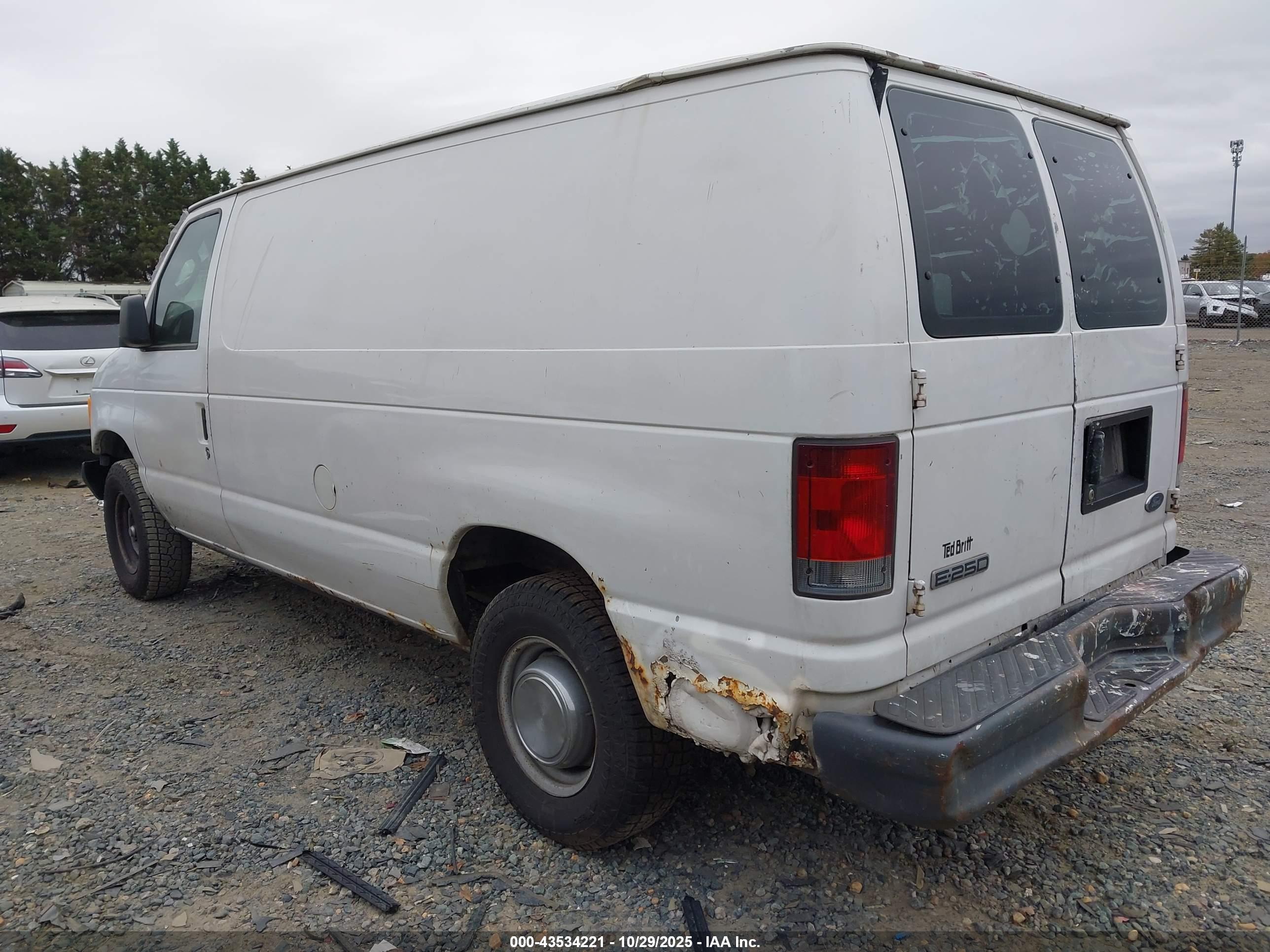FORD E-250 image 3