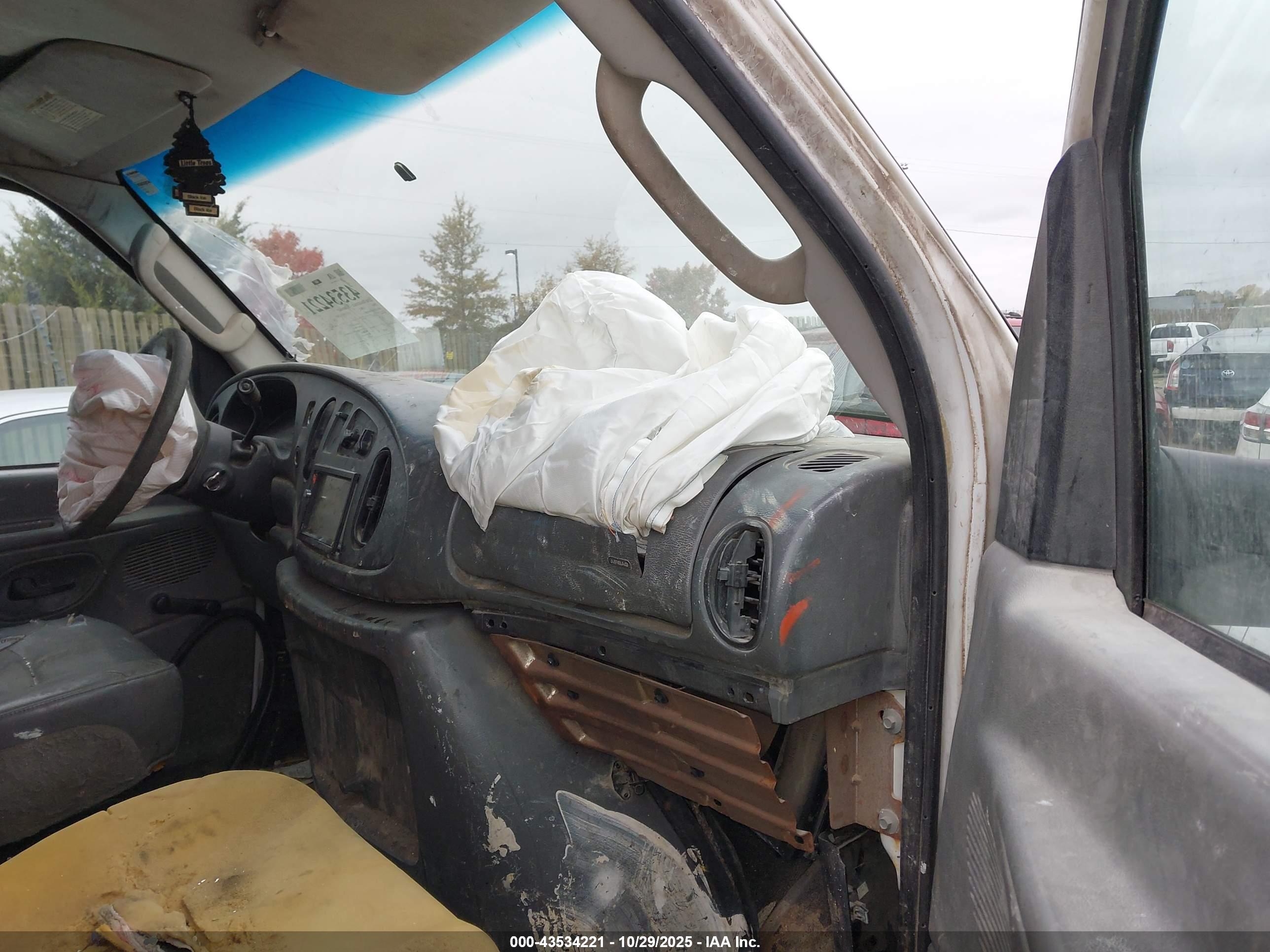 FORD E-250 image 5