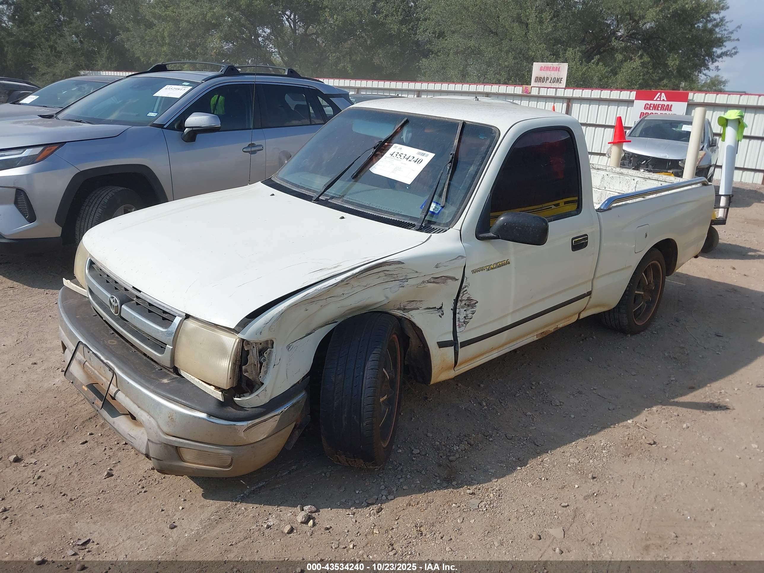 TOYOTA TACOMA image 2