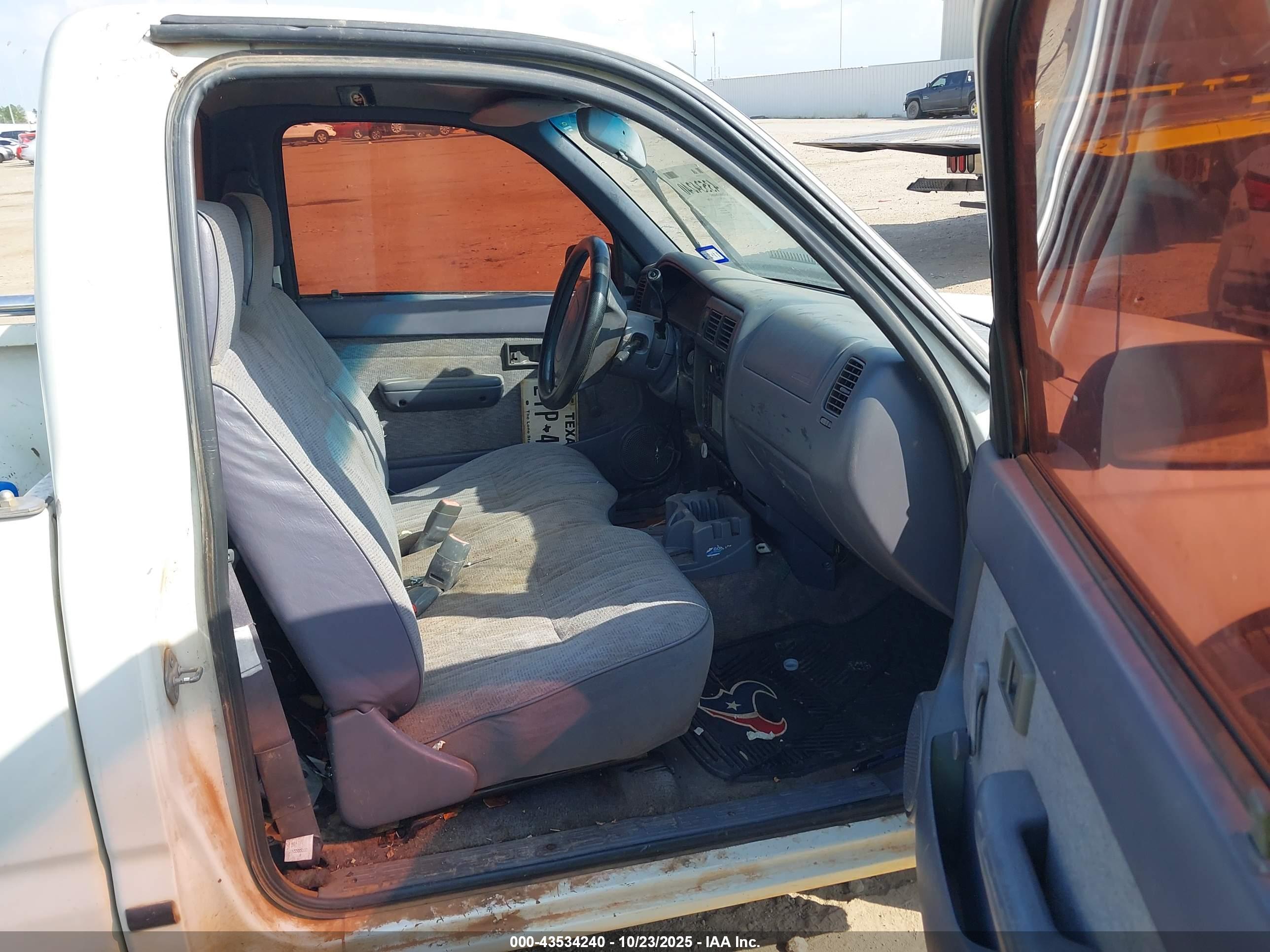 TOYOTA TACOMA image 5