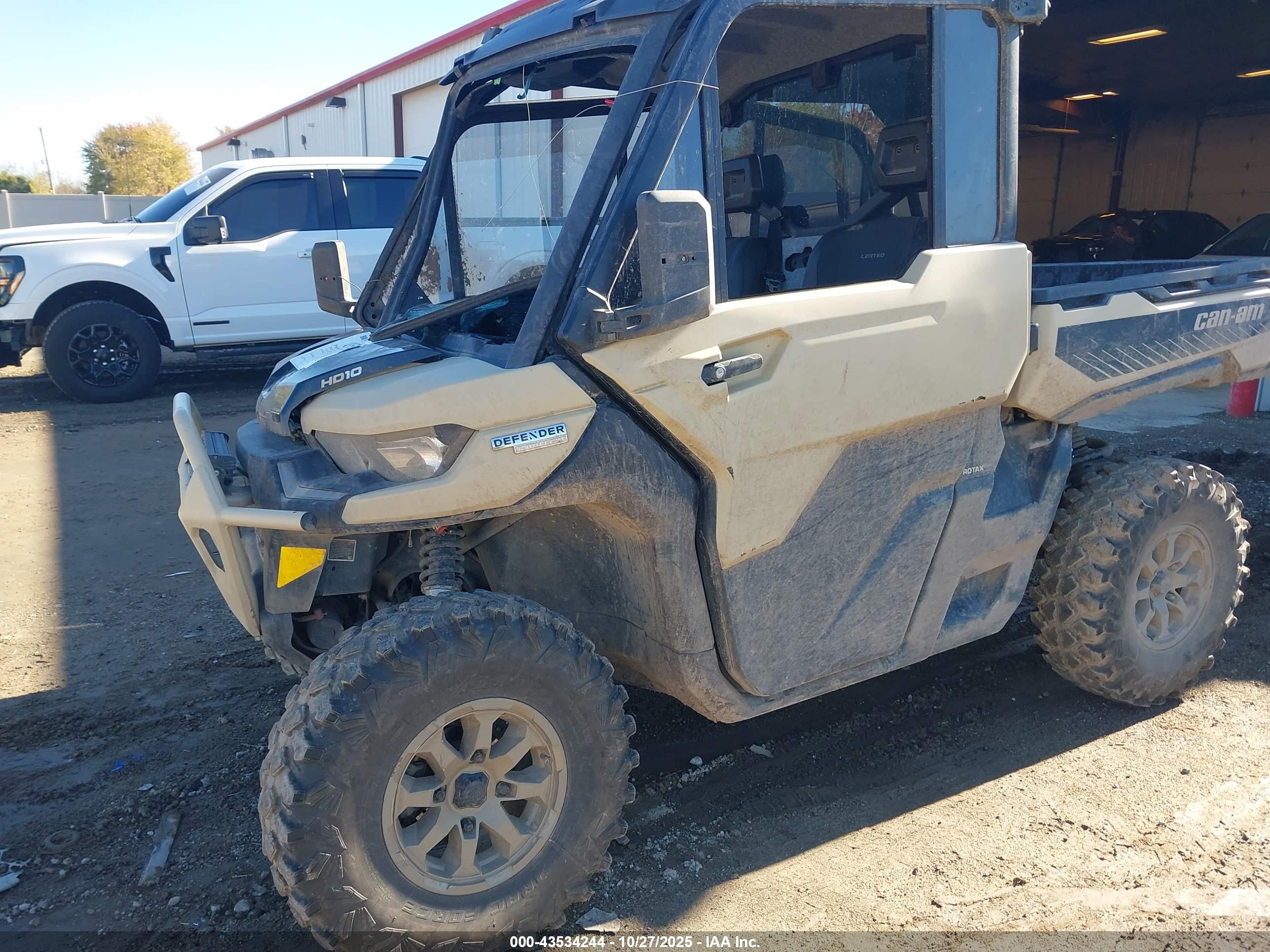 CAN-AM DEFENDER image 2