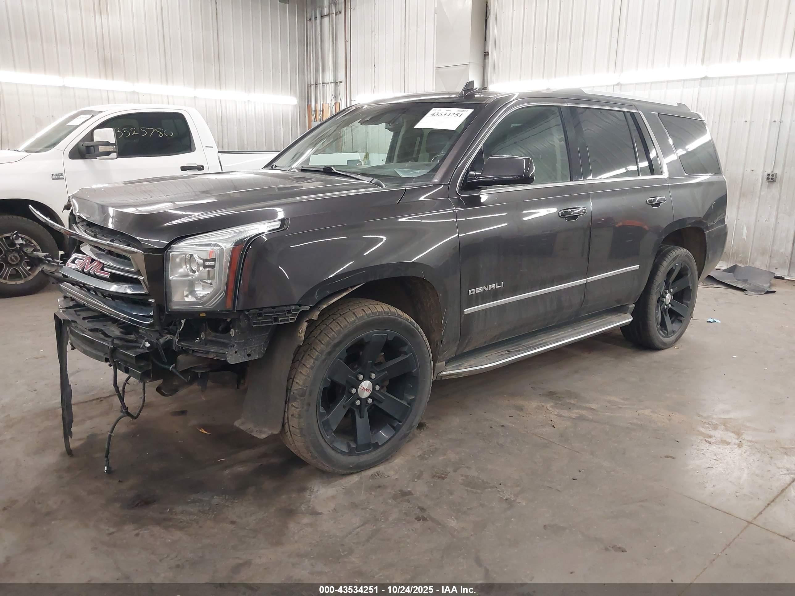 GMC YUKON image 2