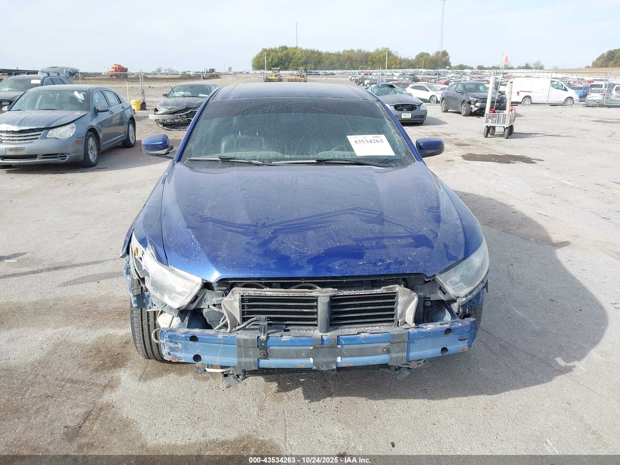 FORD TAURUS image 6