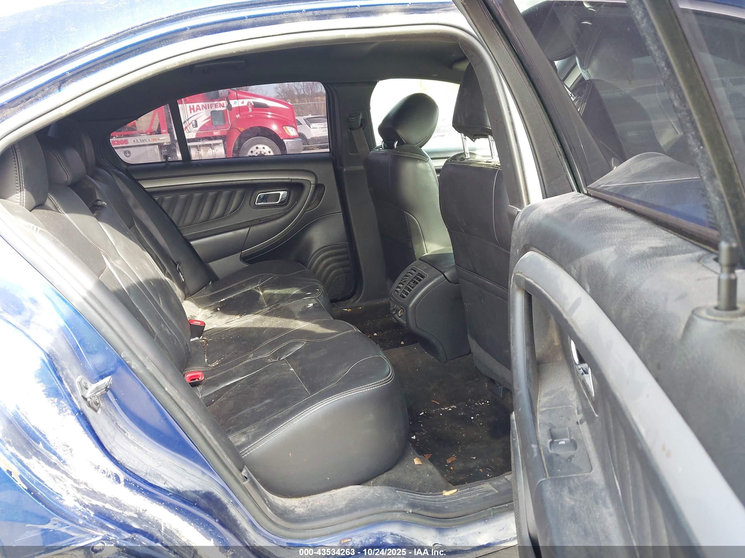 FORD TAURUS image 8