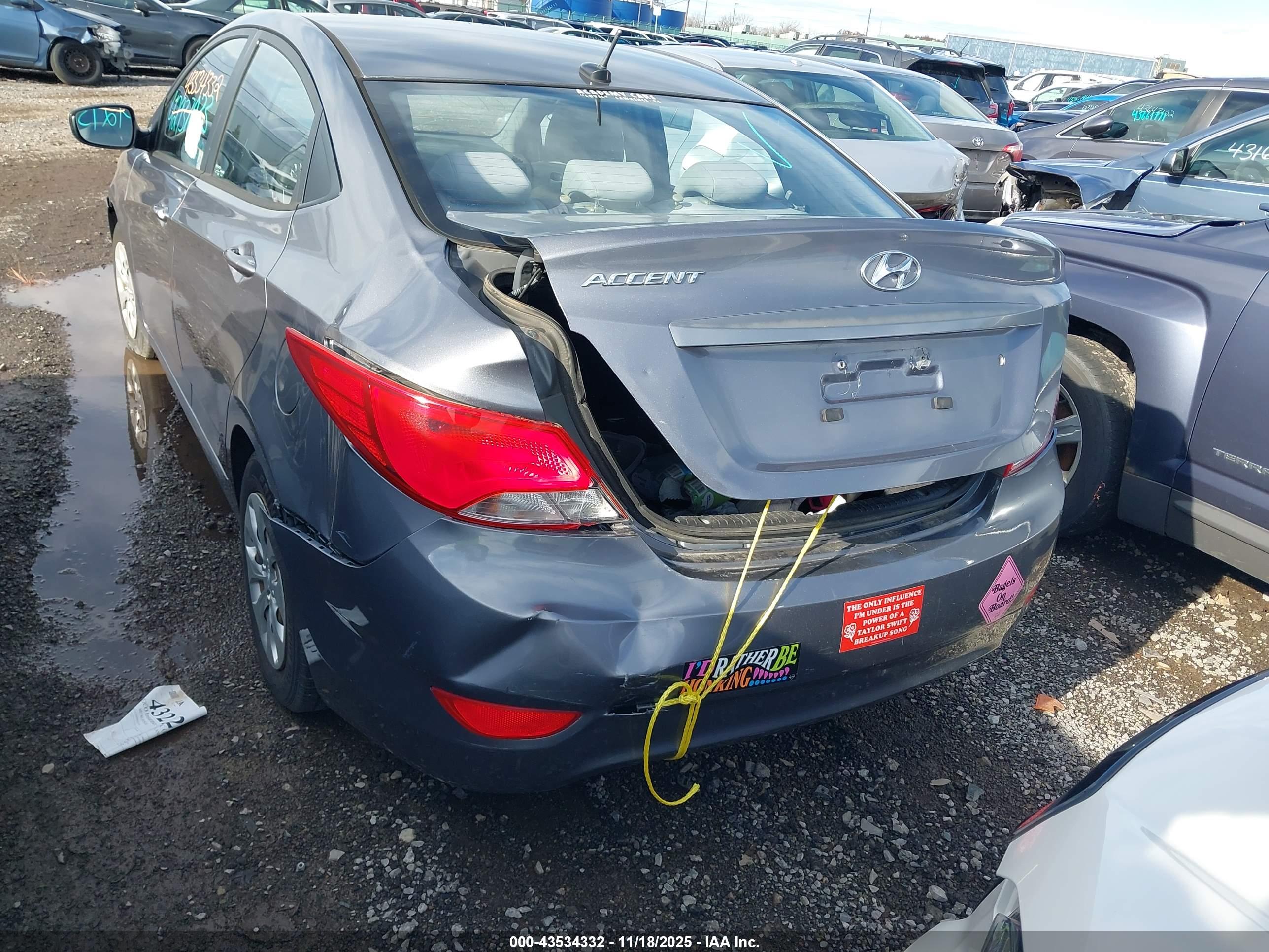 HYUNDAI ACCENT image 6