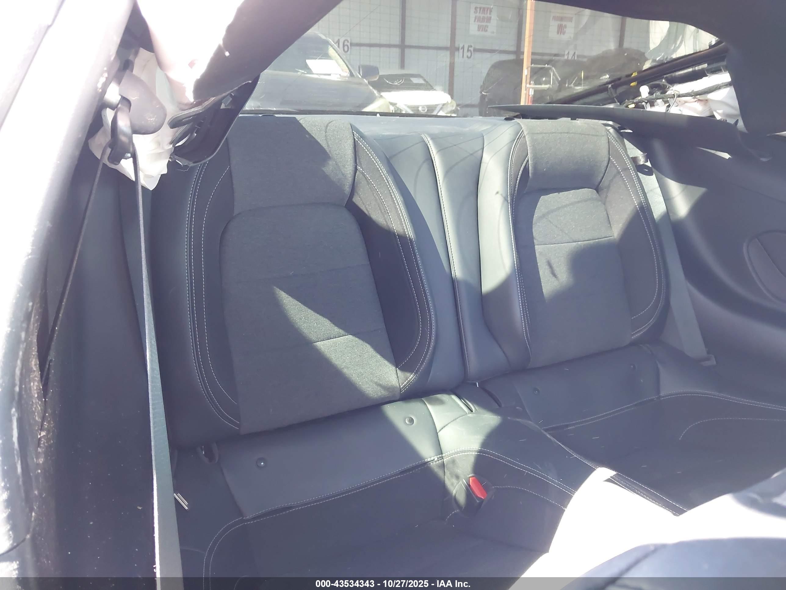 FORD MUSTANG image 8