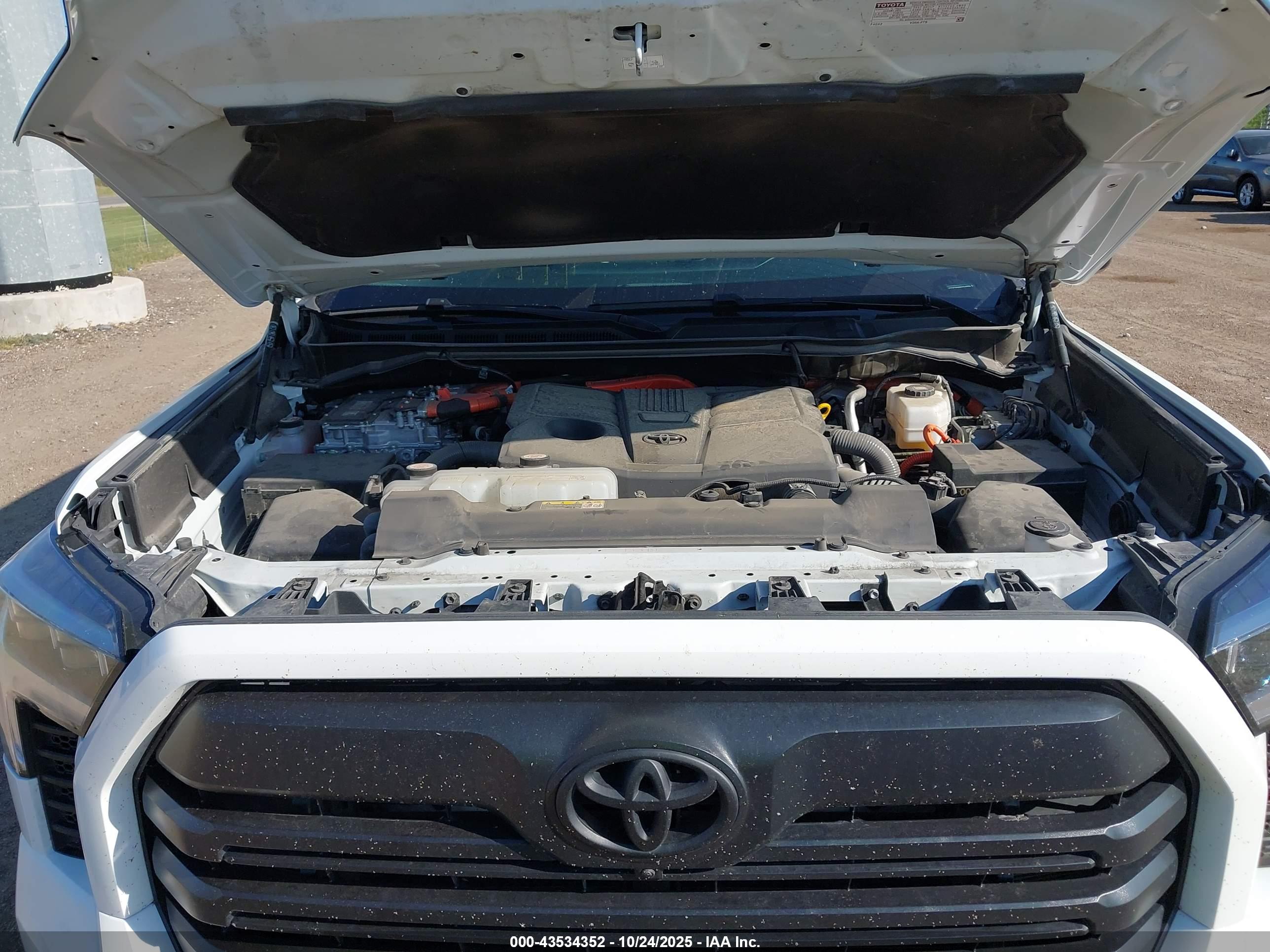 TOYOTA TUNDRA image 10