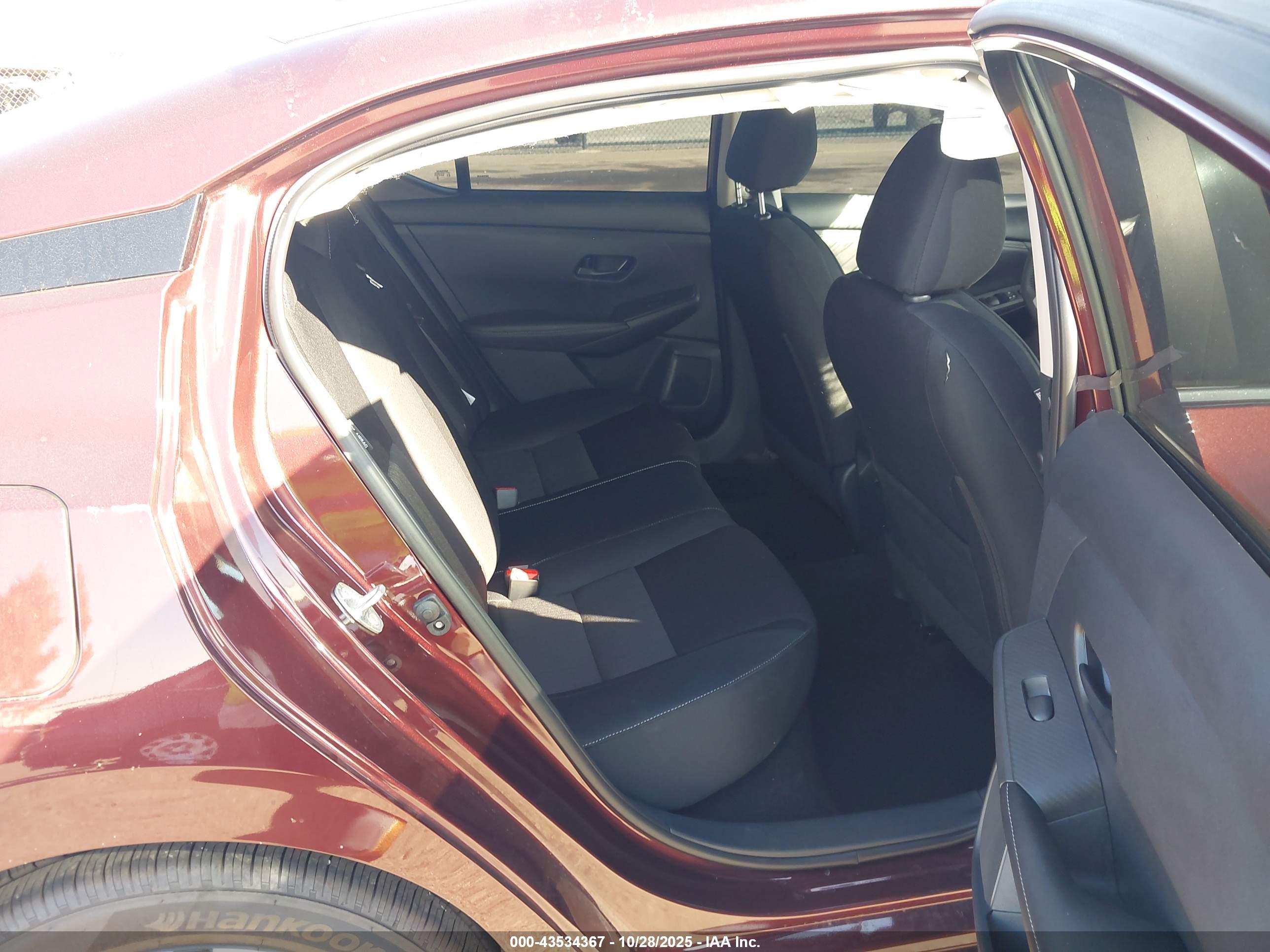 NISSAN SENTRA image 8