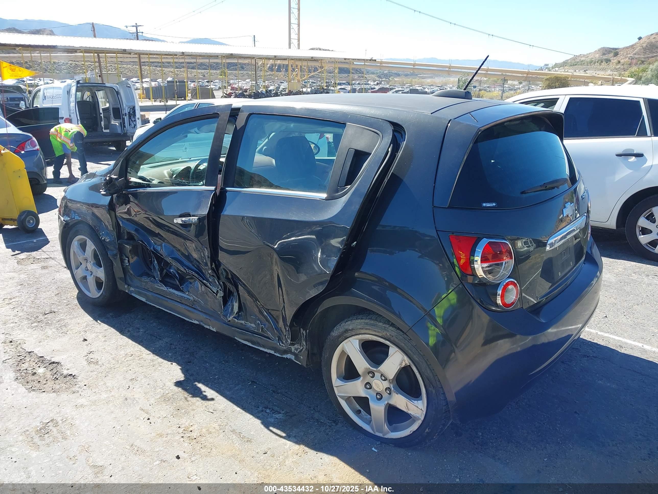 CHEVROLET SONIC image 3