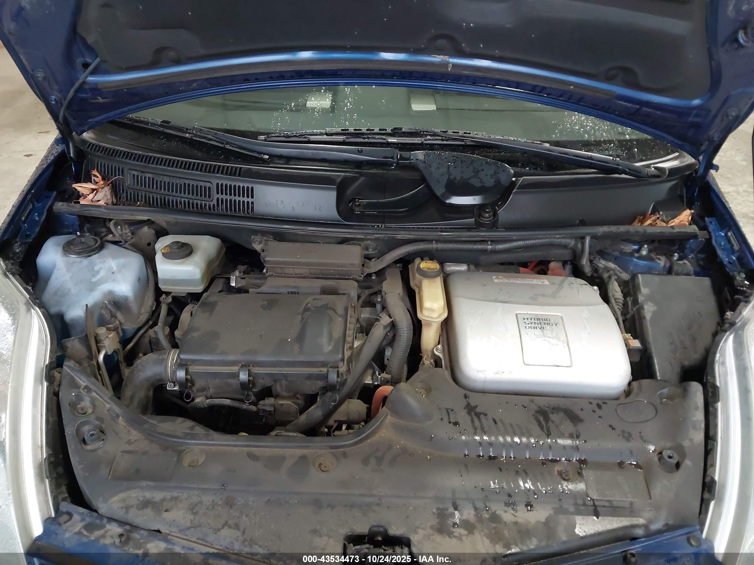 TOYOTA PRIUS image 10