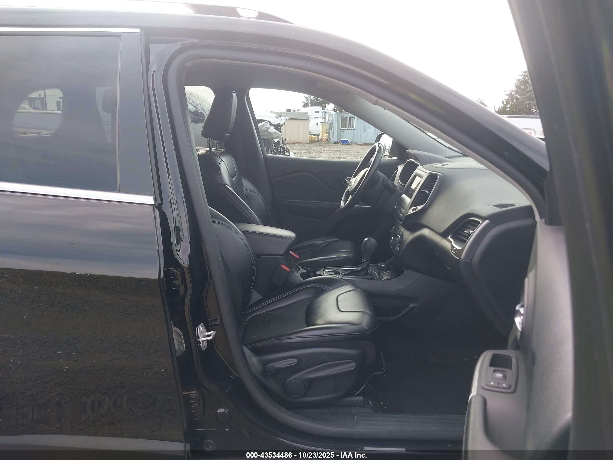 JEEP CHEROKEE image 5