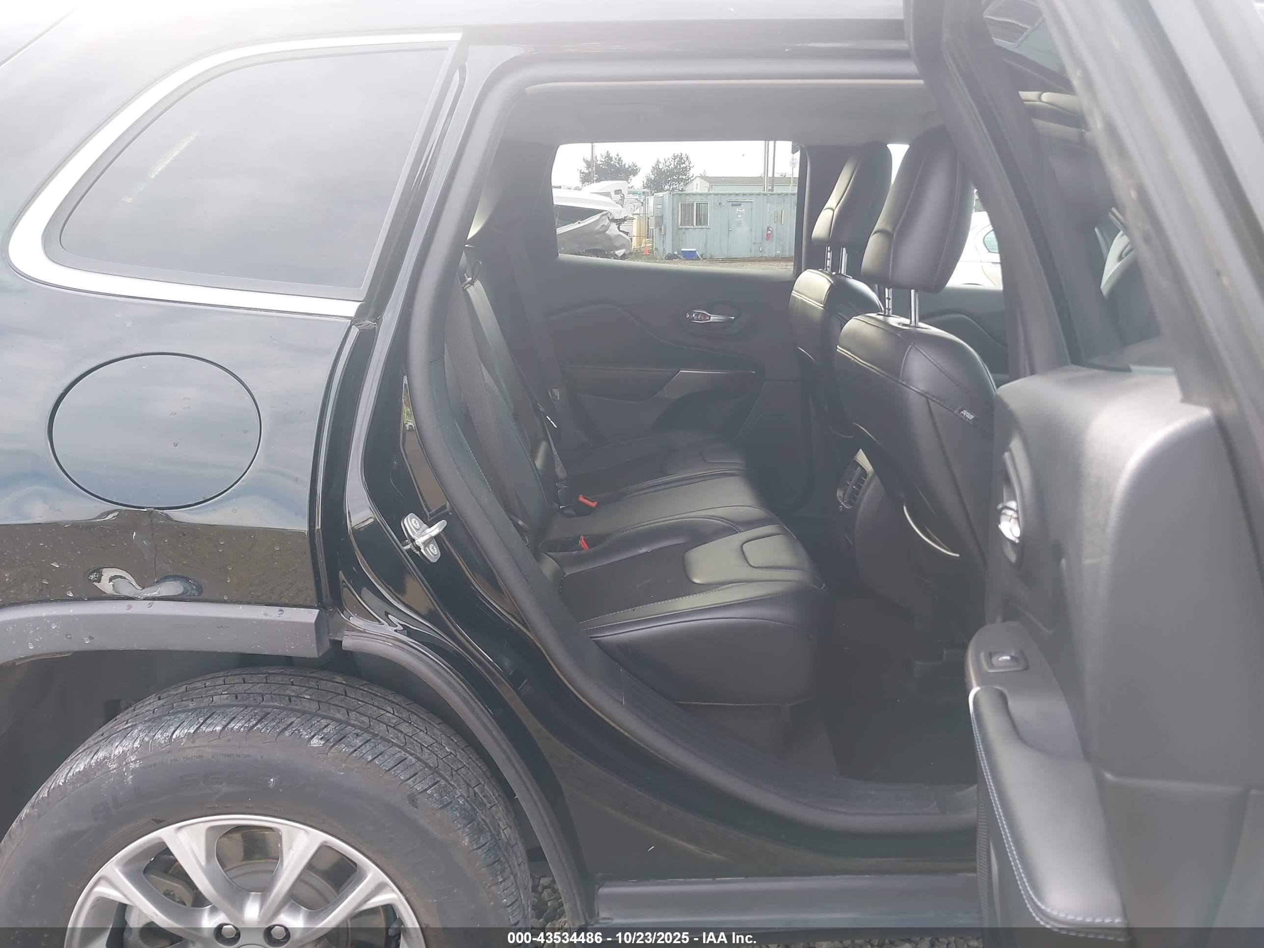 JEEP CHEROKEE image 8