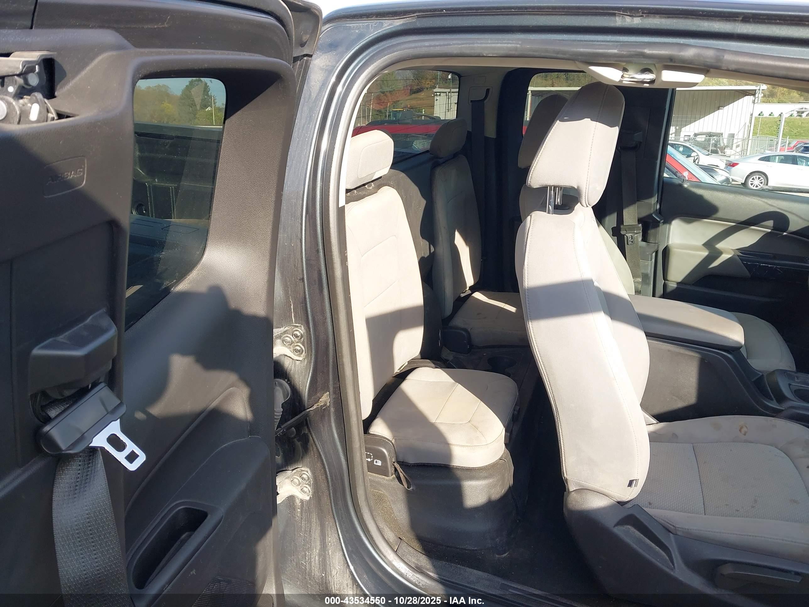 GMC CANYON image 8