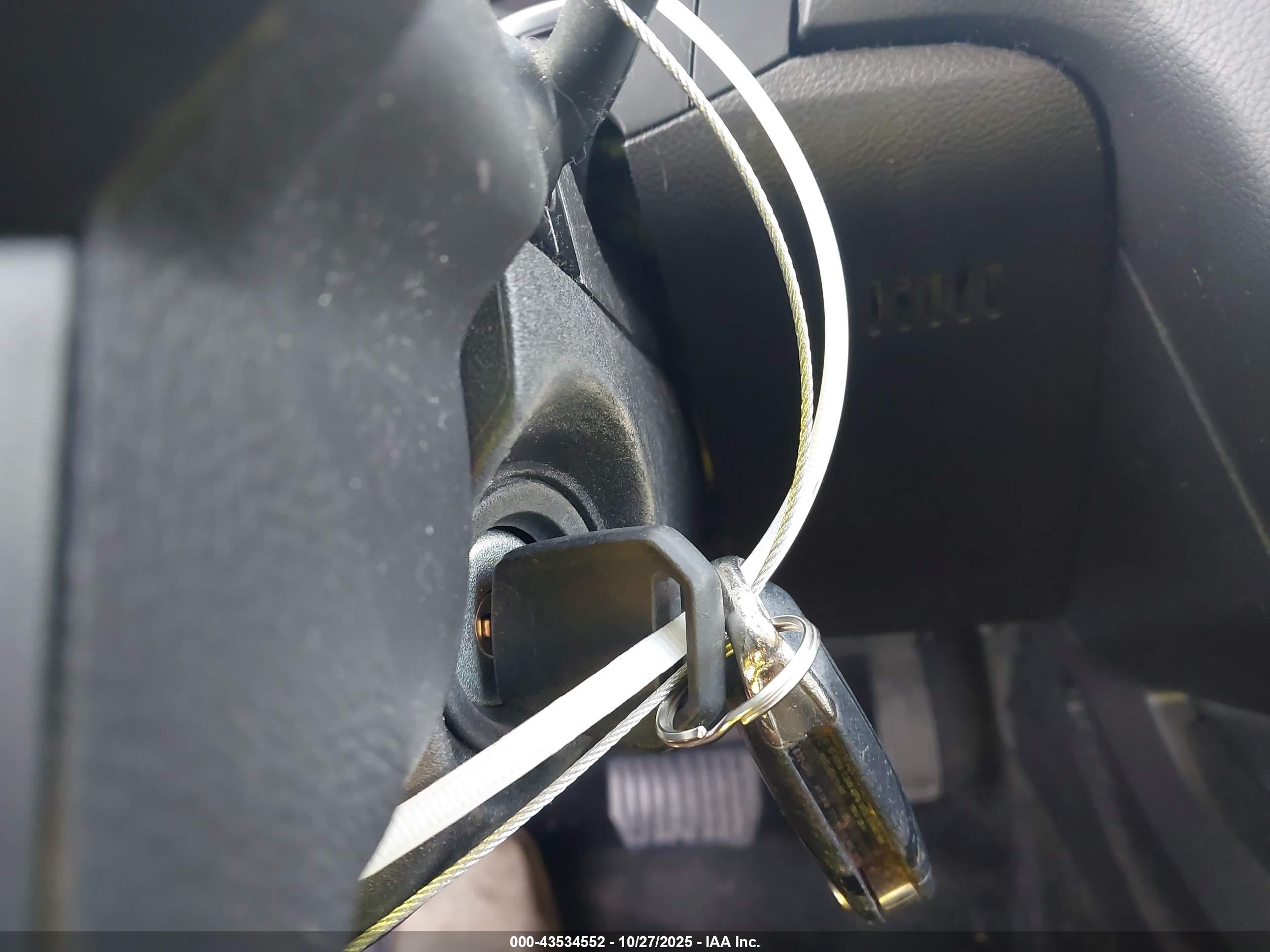 FORD FUSION image 11