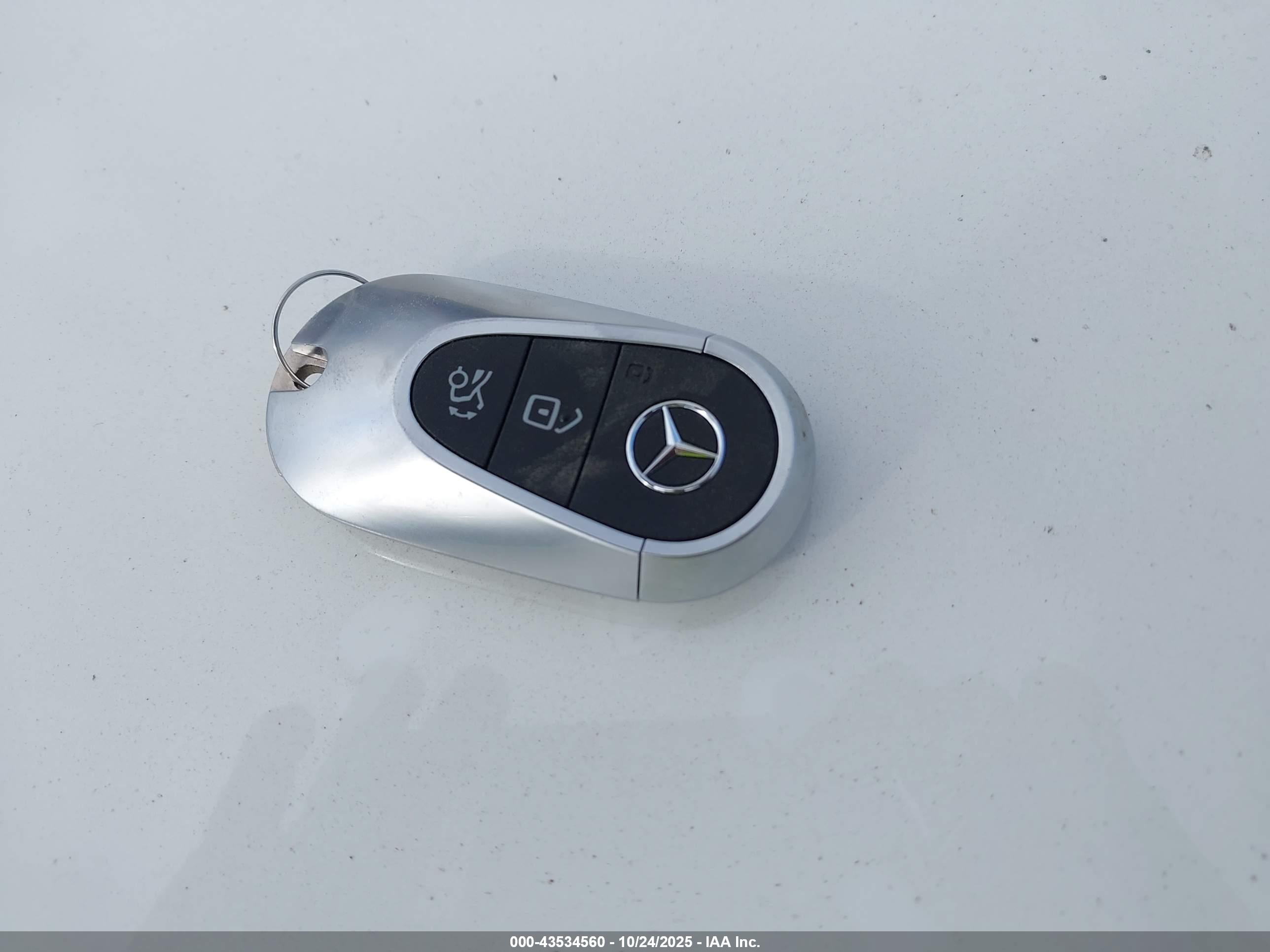 MERCEDES-BENZ E image 11
