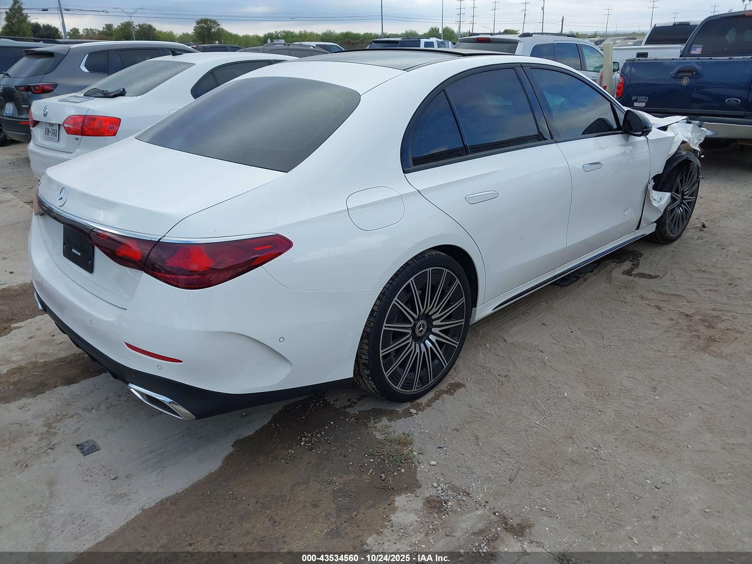 MERCEDES-BENZ E image 4