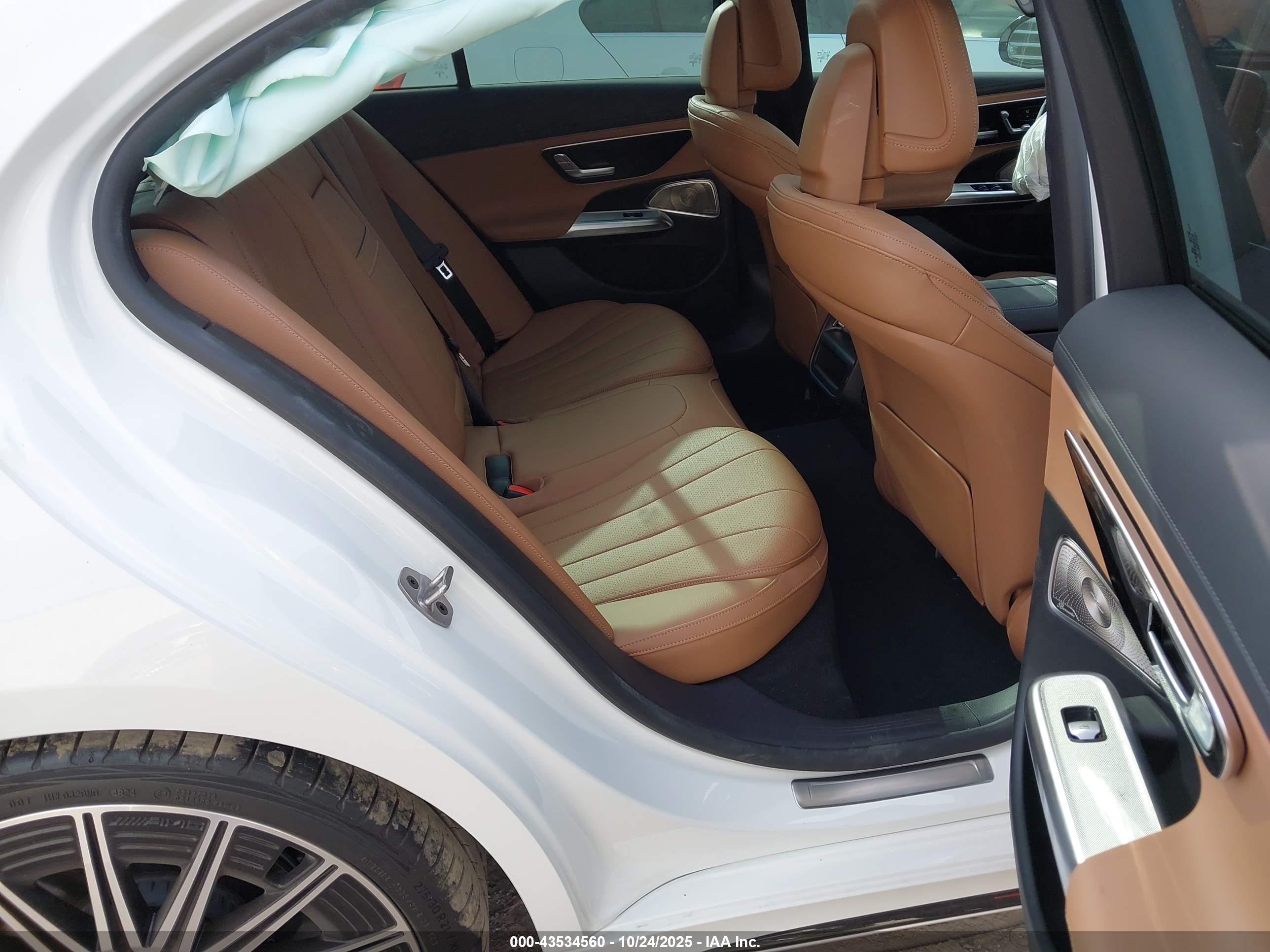 MERCEDES-BENZ E image 8