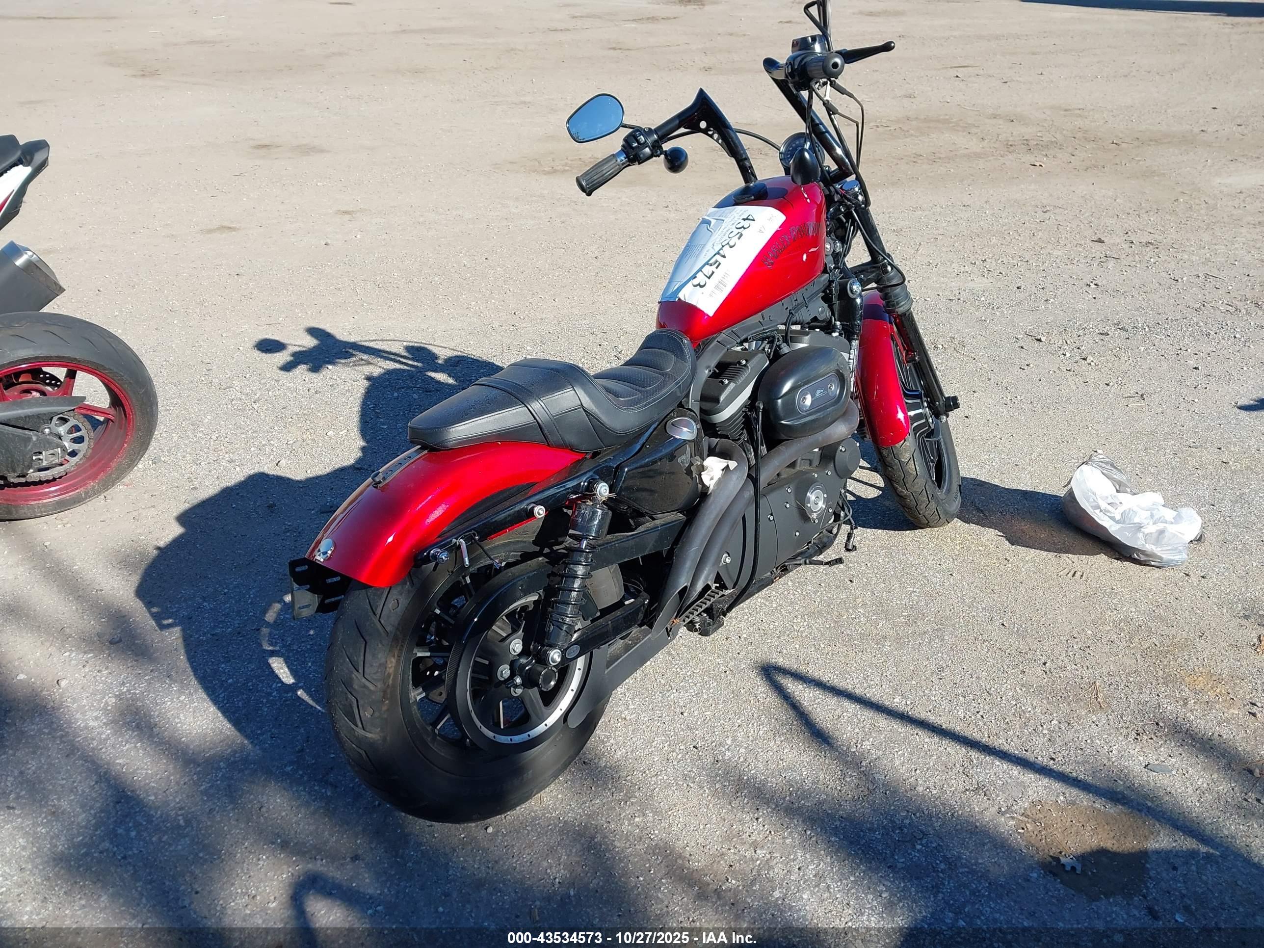 HARLEY-DAVIDSON XL883 image 4