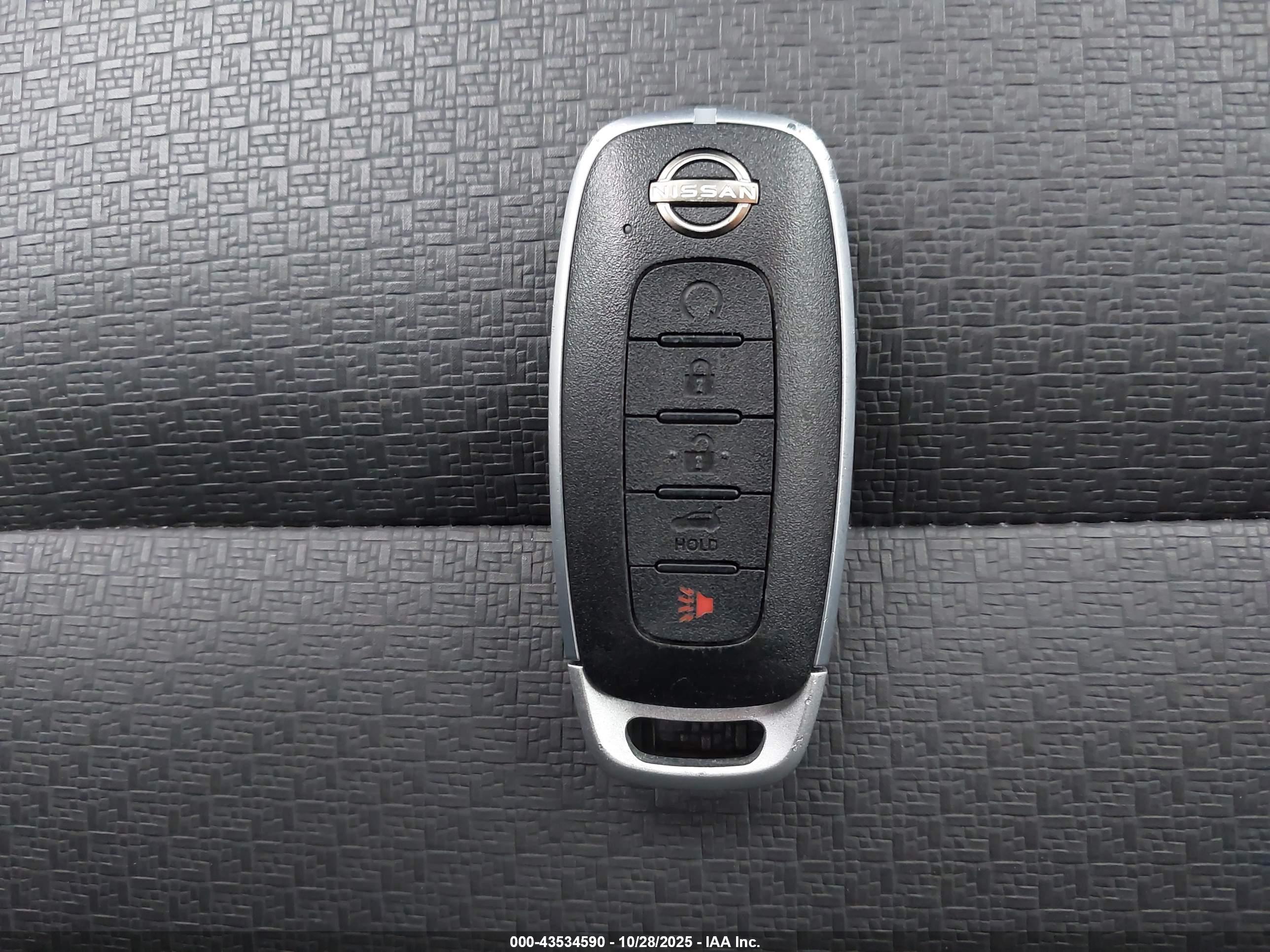 NISSAN ROGUE image 11
