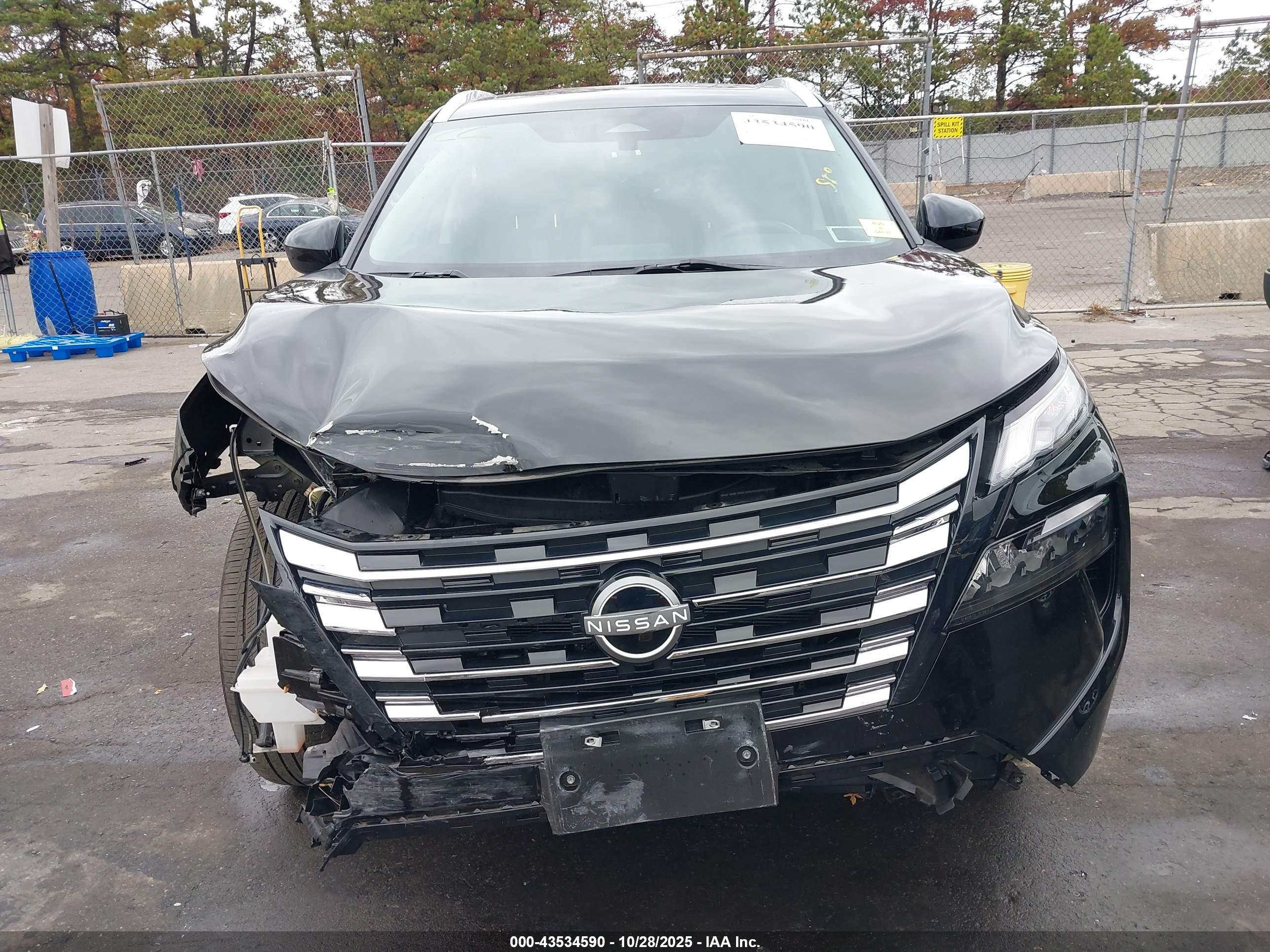 NISSAN ROGUE image 6