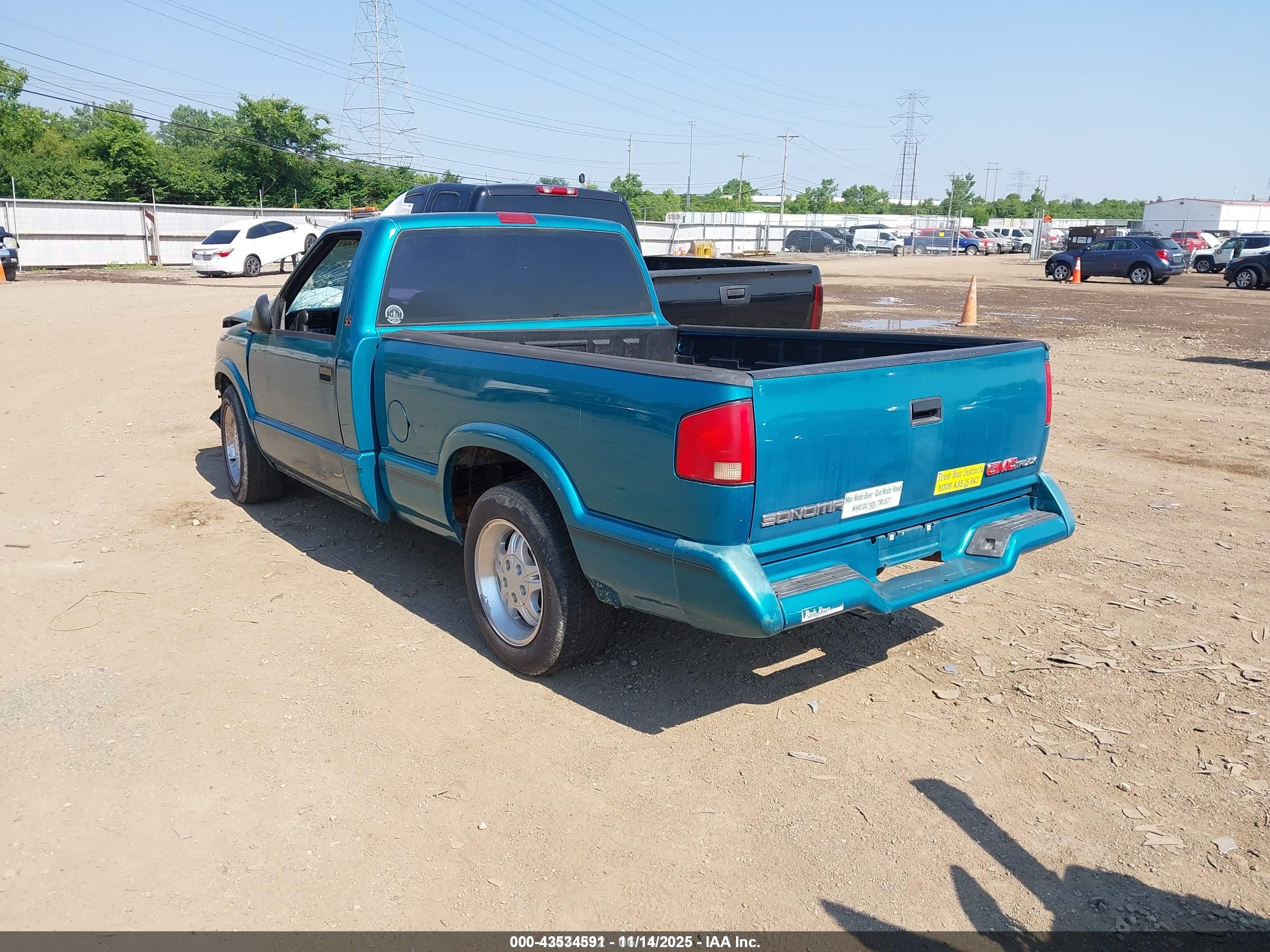 GMC SONOMA image 3