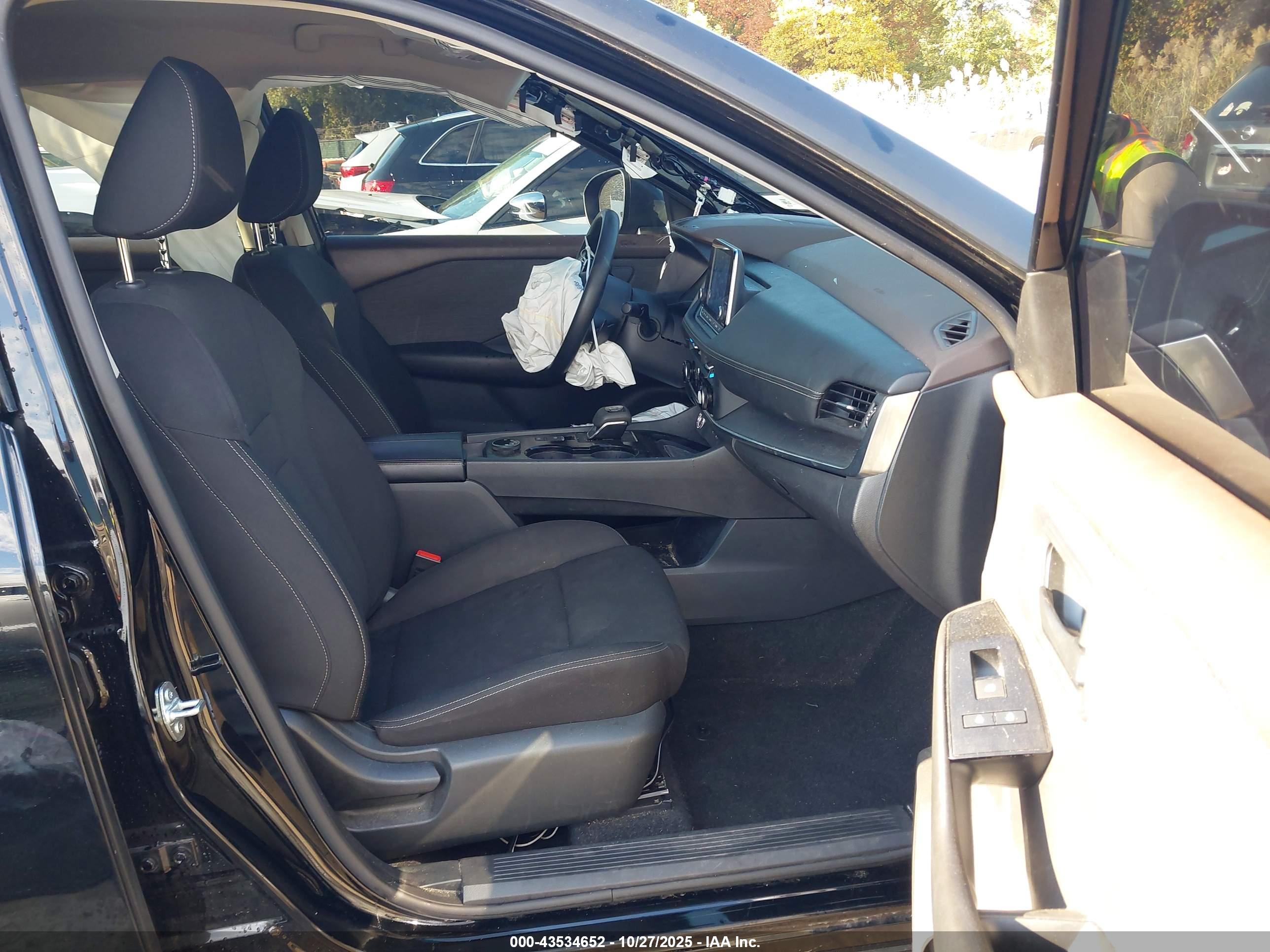NISSAN ROGUE image 5