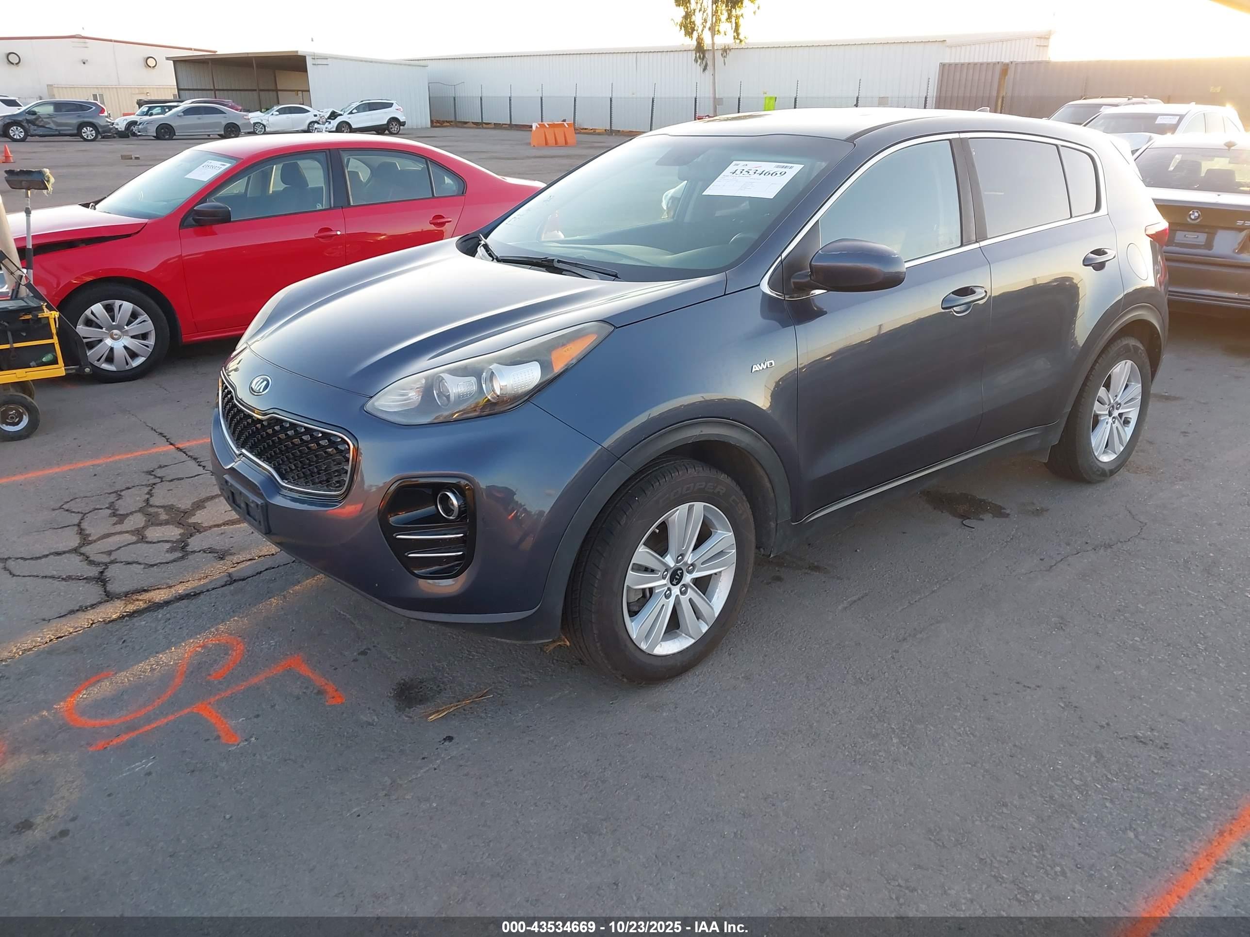 KIA SPORTAGE image 2