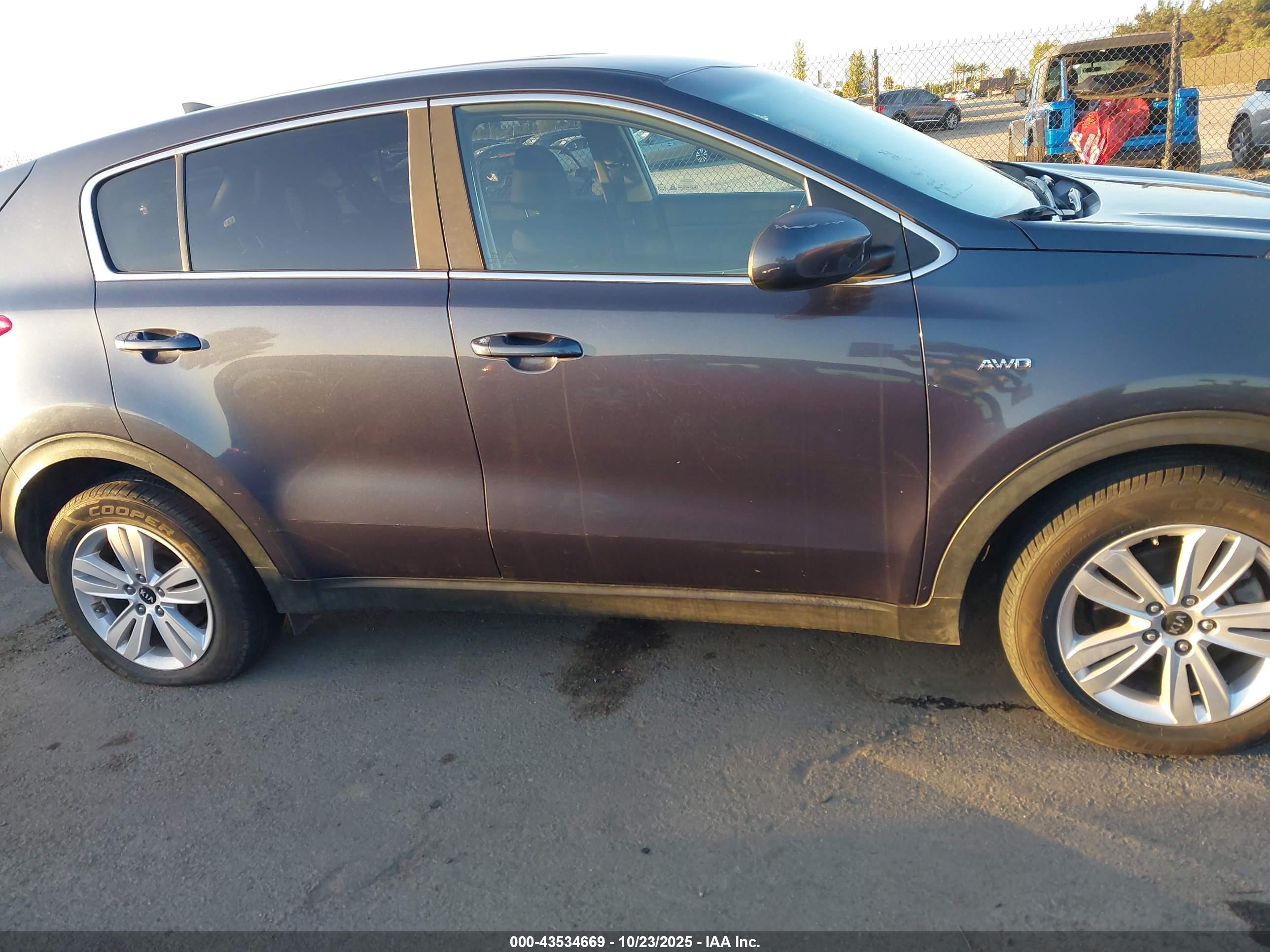 KIA SPORTAGE image 6