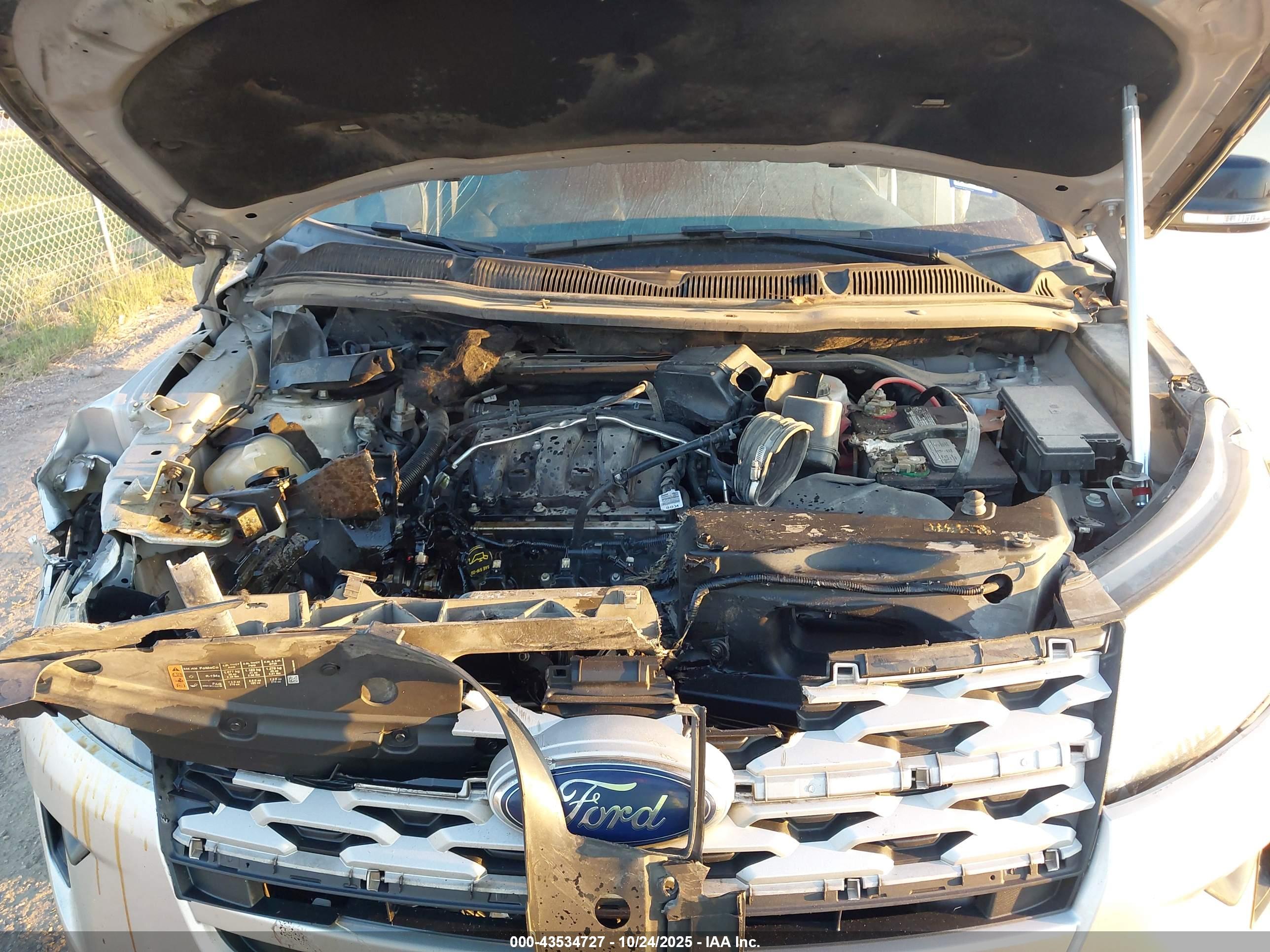 FORD EXPLORER image 10