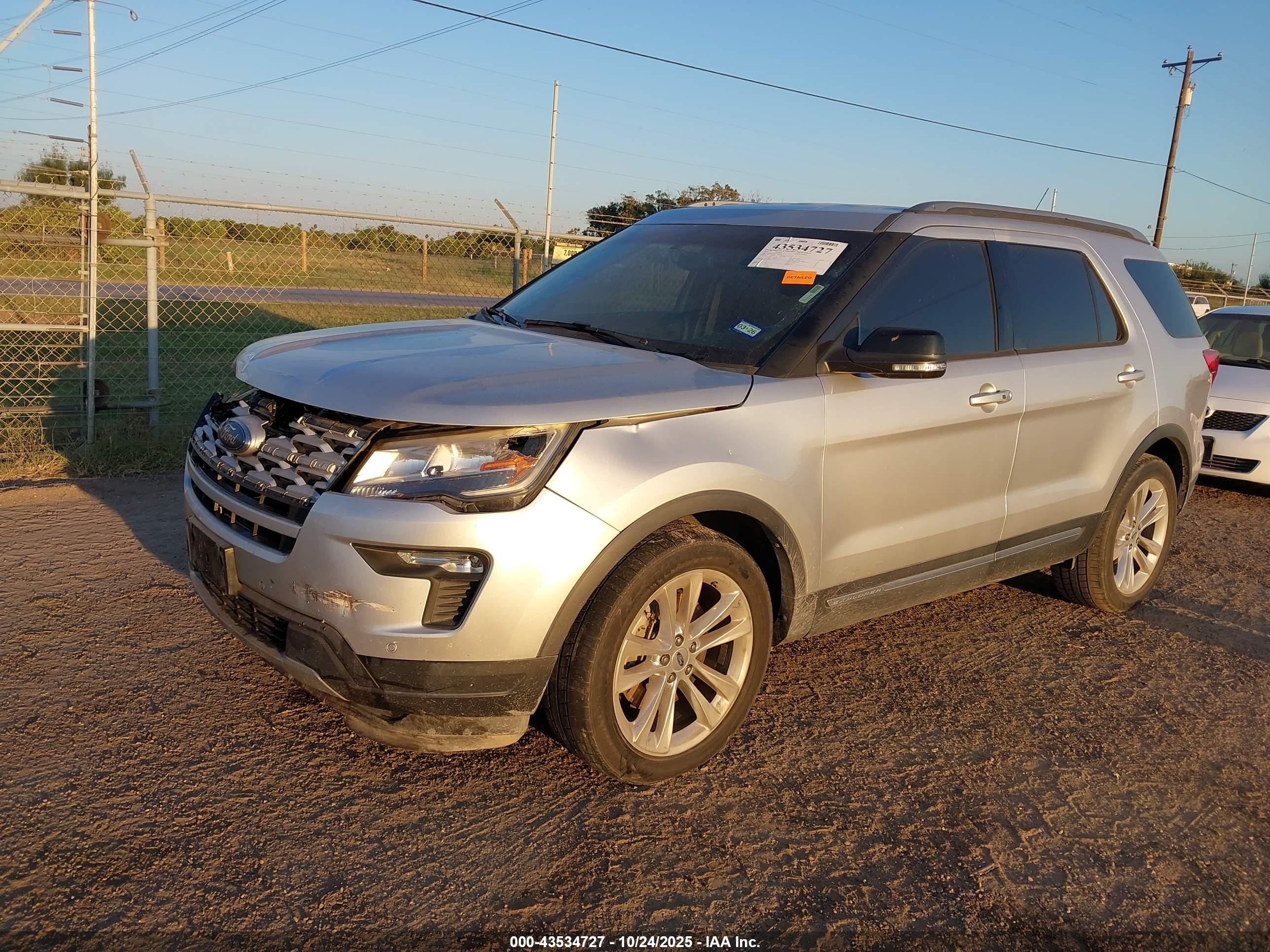 FORD EXPLORER image 2