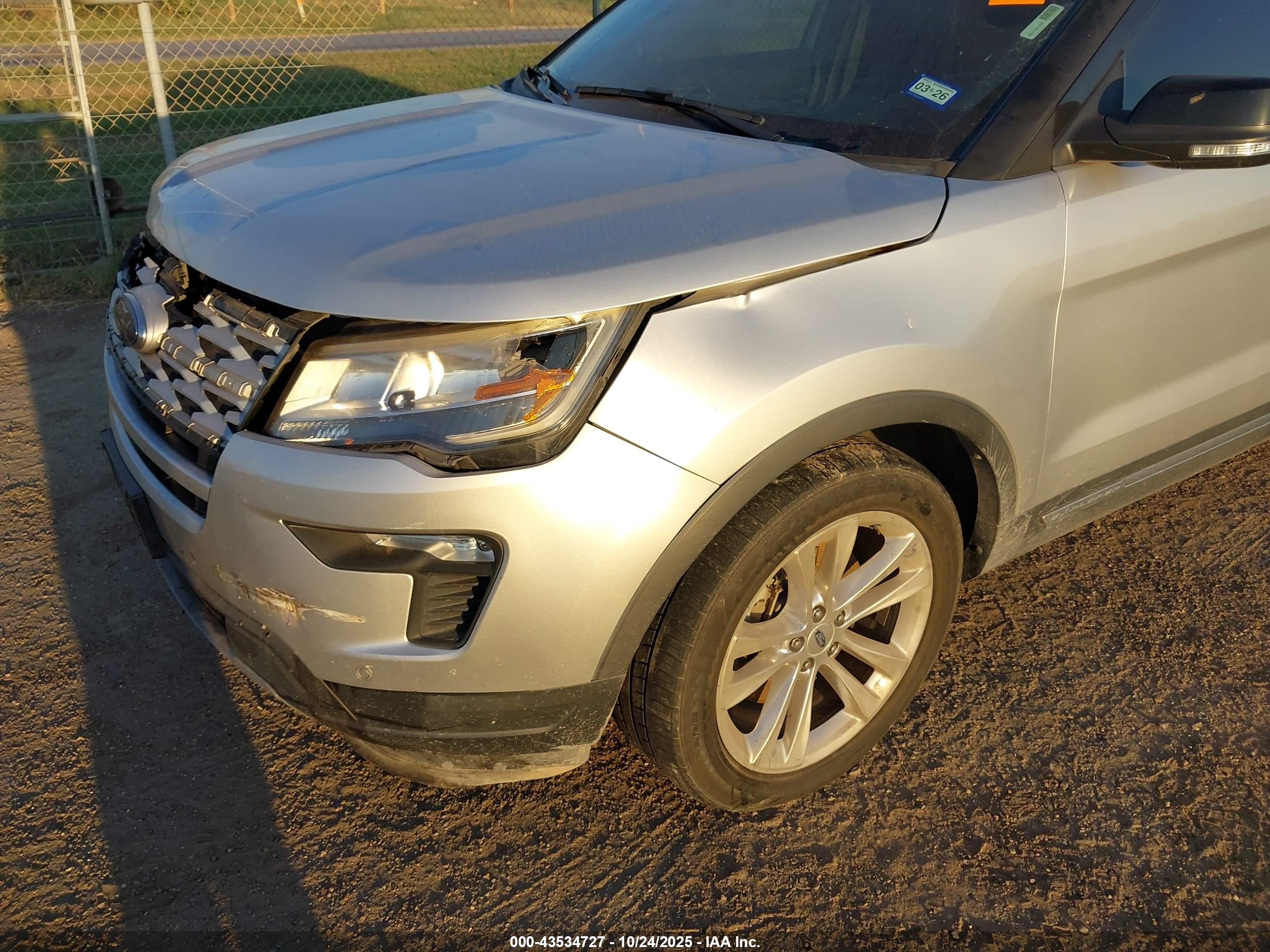 FORD EXPLORER image 6